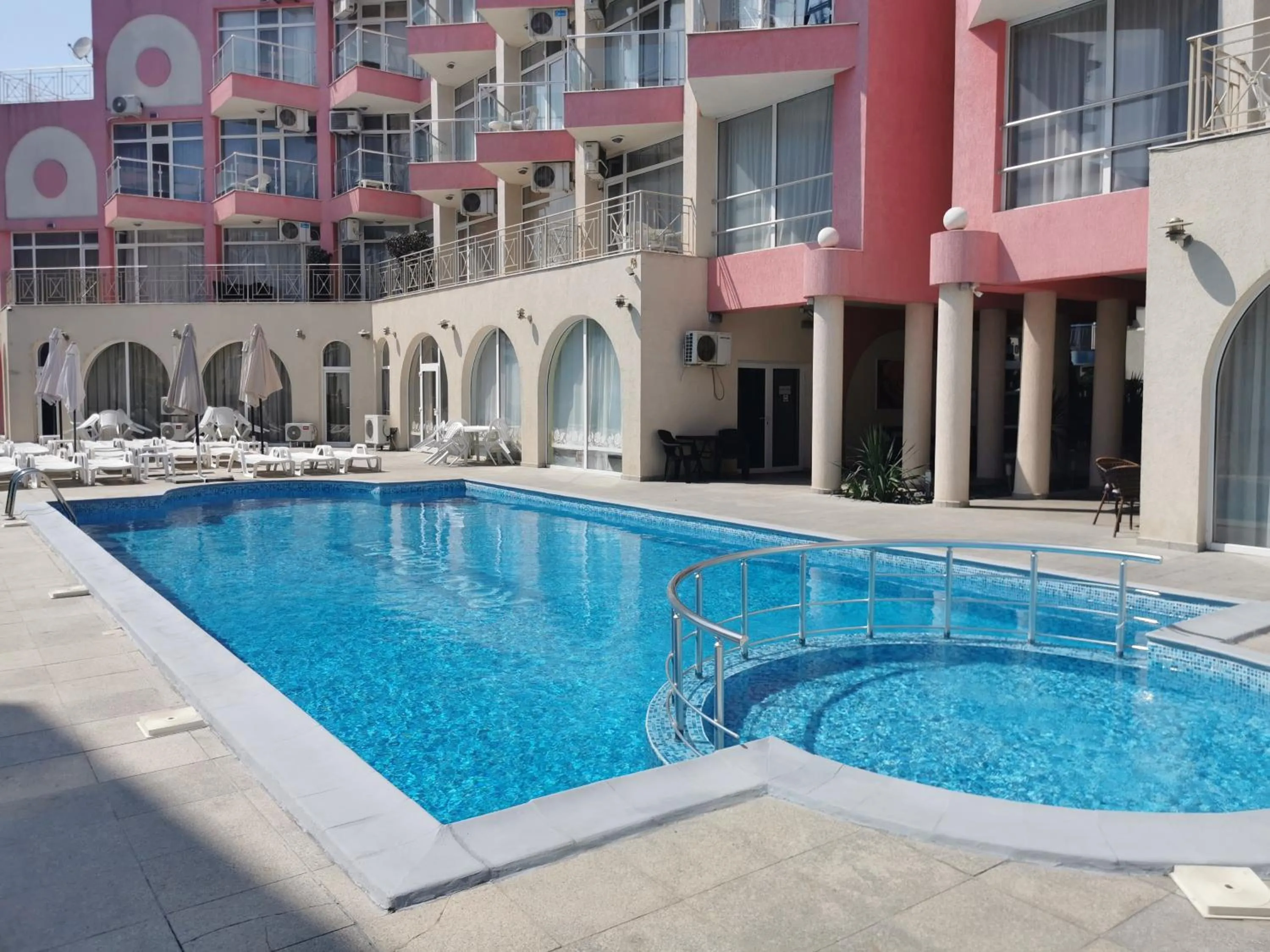 Rose Garden Omax Apartments