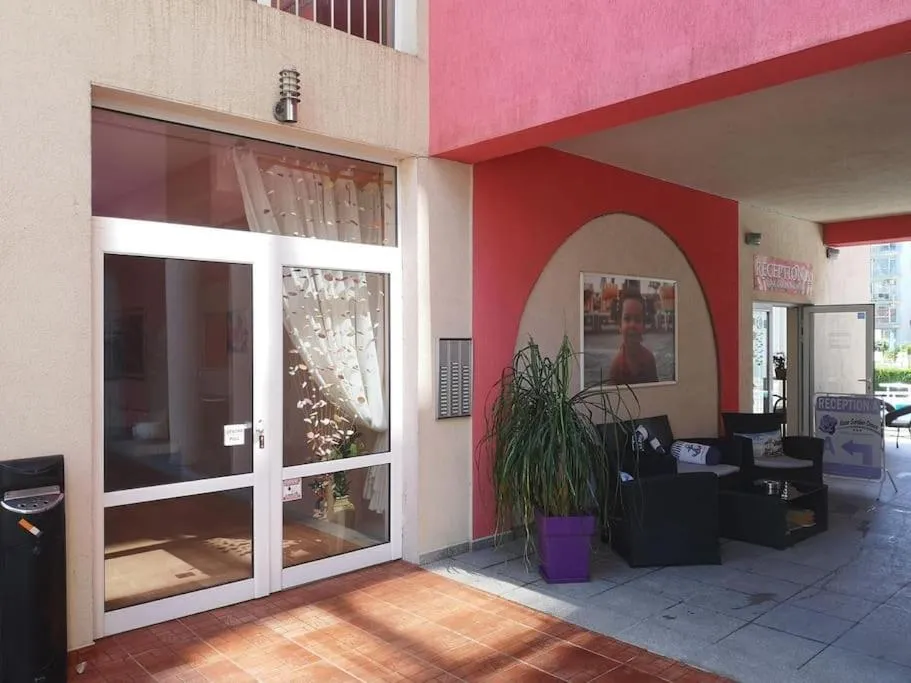 Rose Garden Omax Apartments