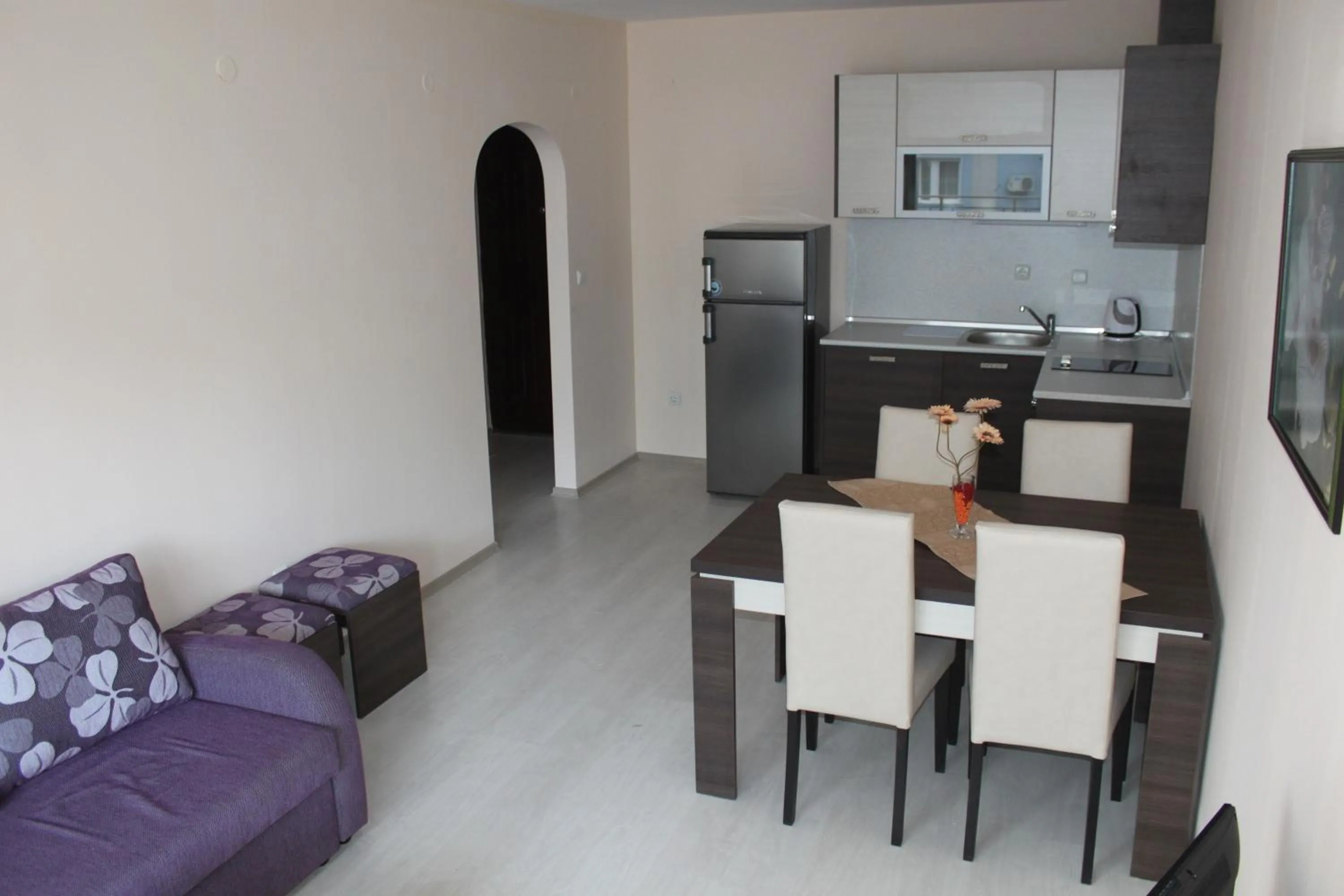 Photo of the whole room in Rose Garden Omax Apartments