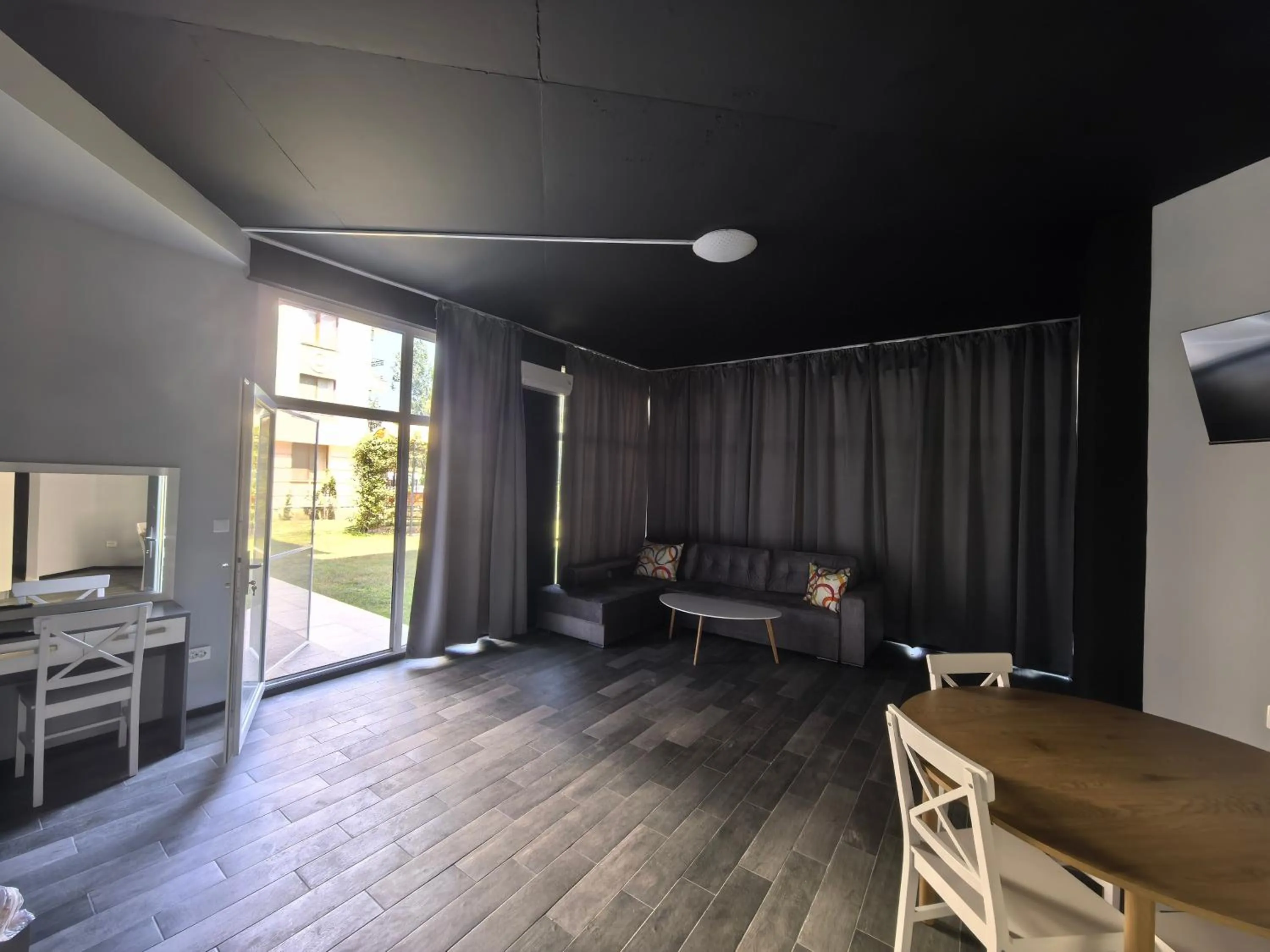 Rose Garden Omax Apartments