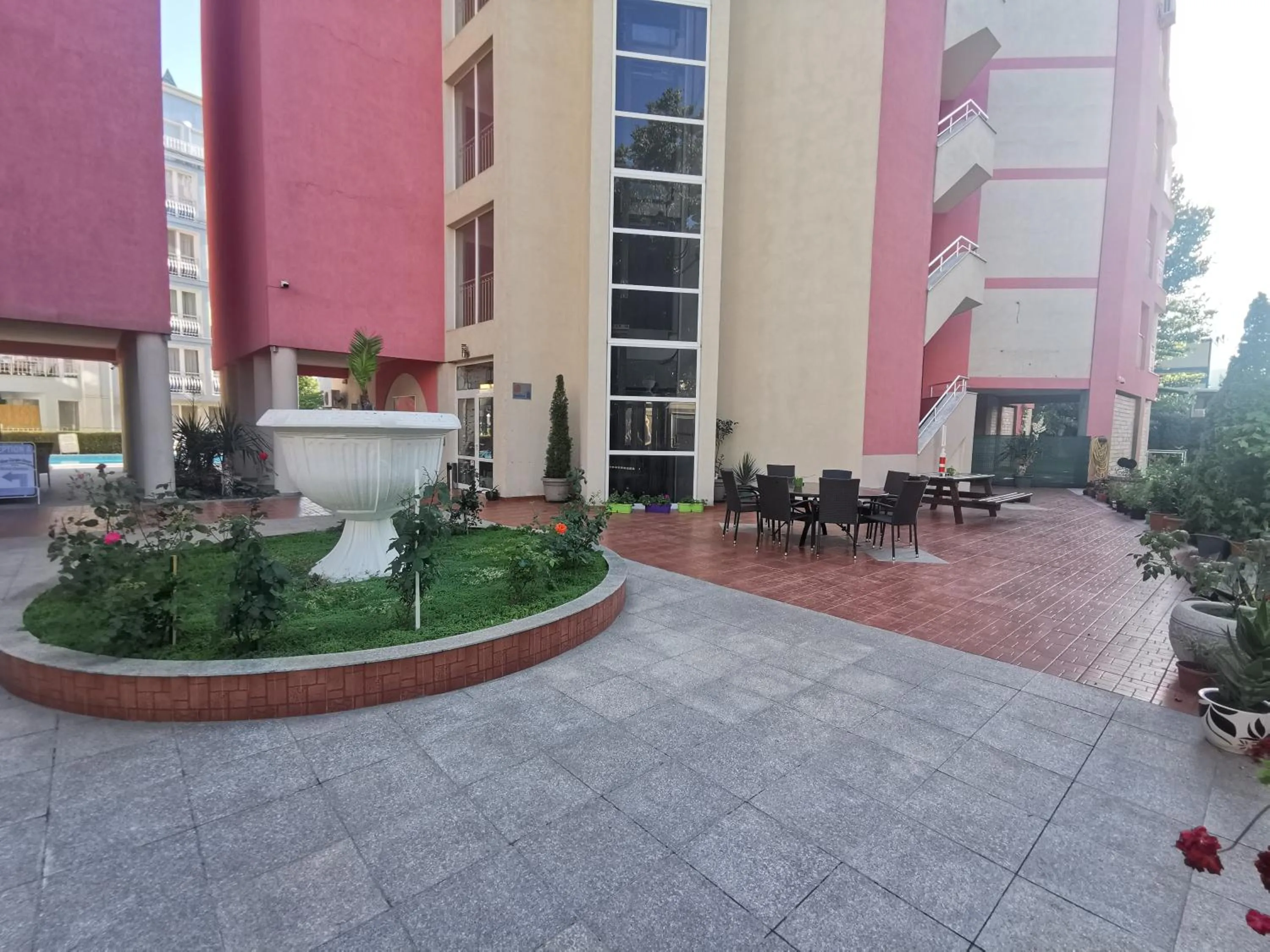 Rose Garden Omax Apartments