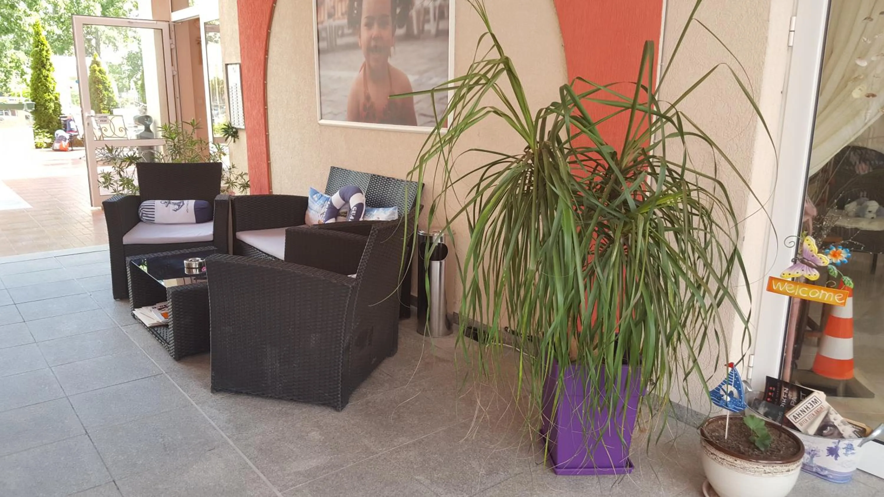 Rose Garden Omax Apartments