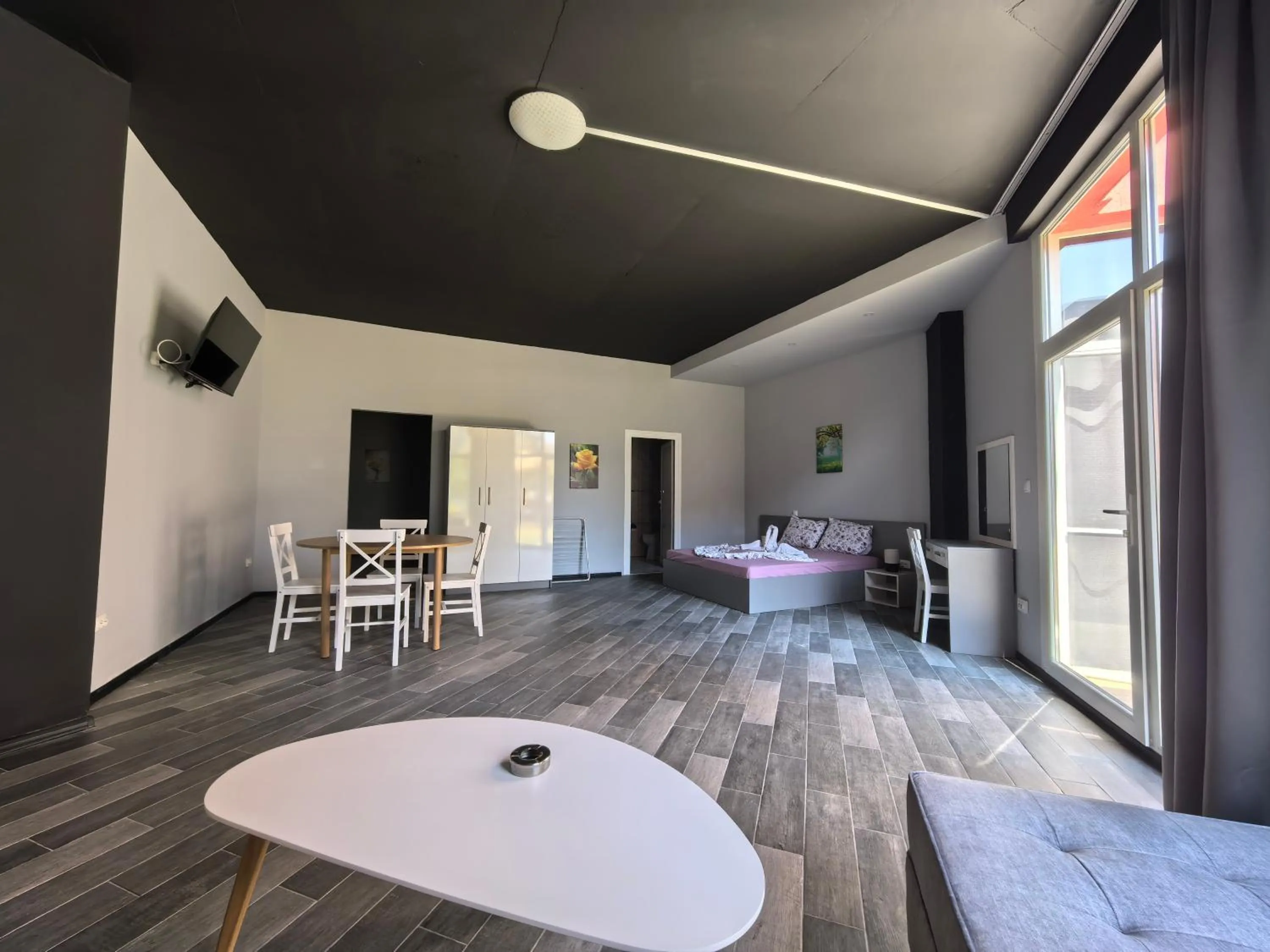 Rose Garden Omax Apartments