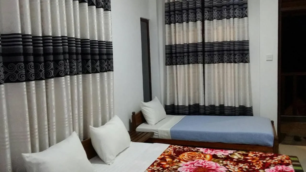 Bed in Tea Breeze Motel