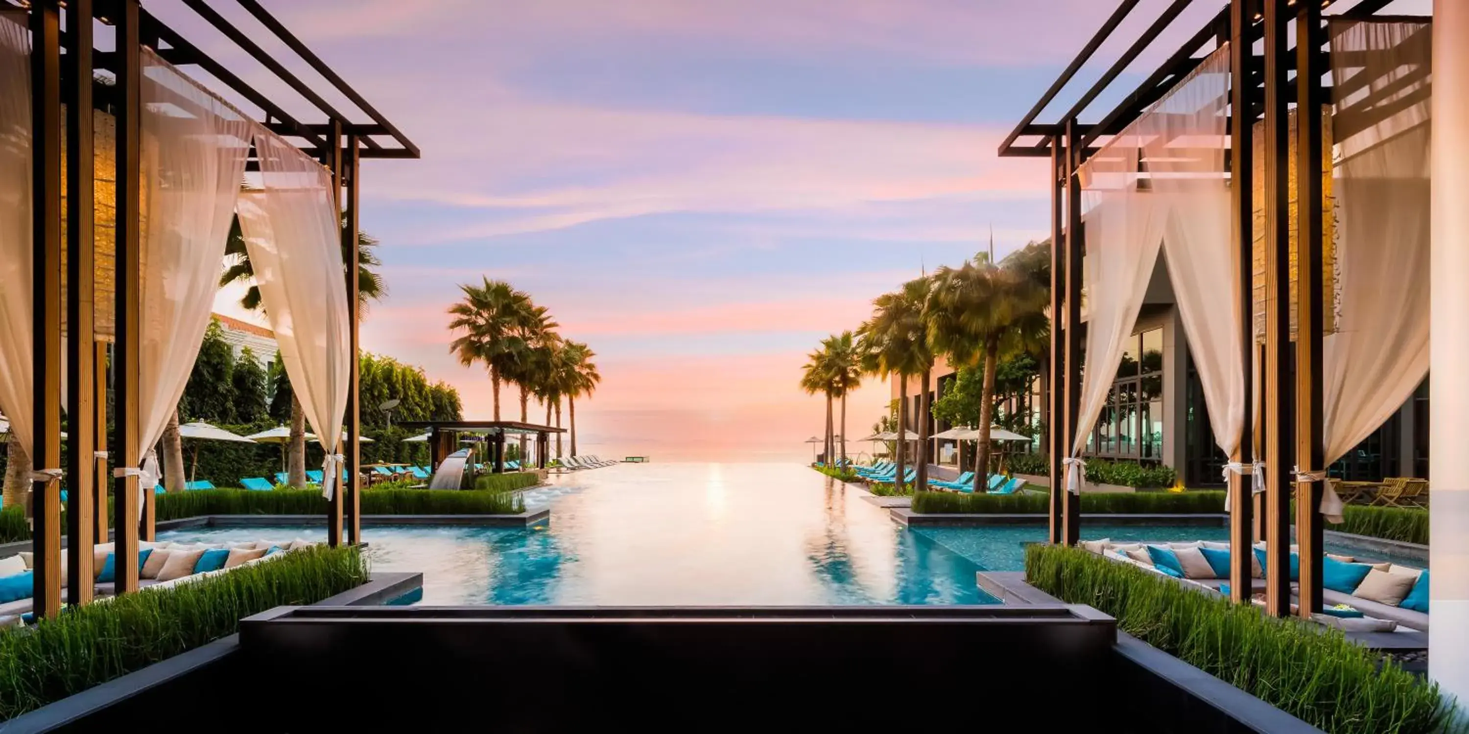 Swimming pool in Cape Dara Resort Swimming pool in Cape Dara Resort