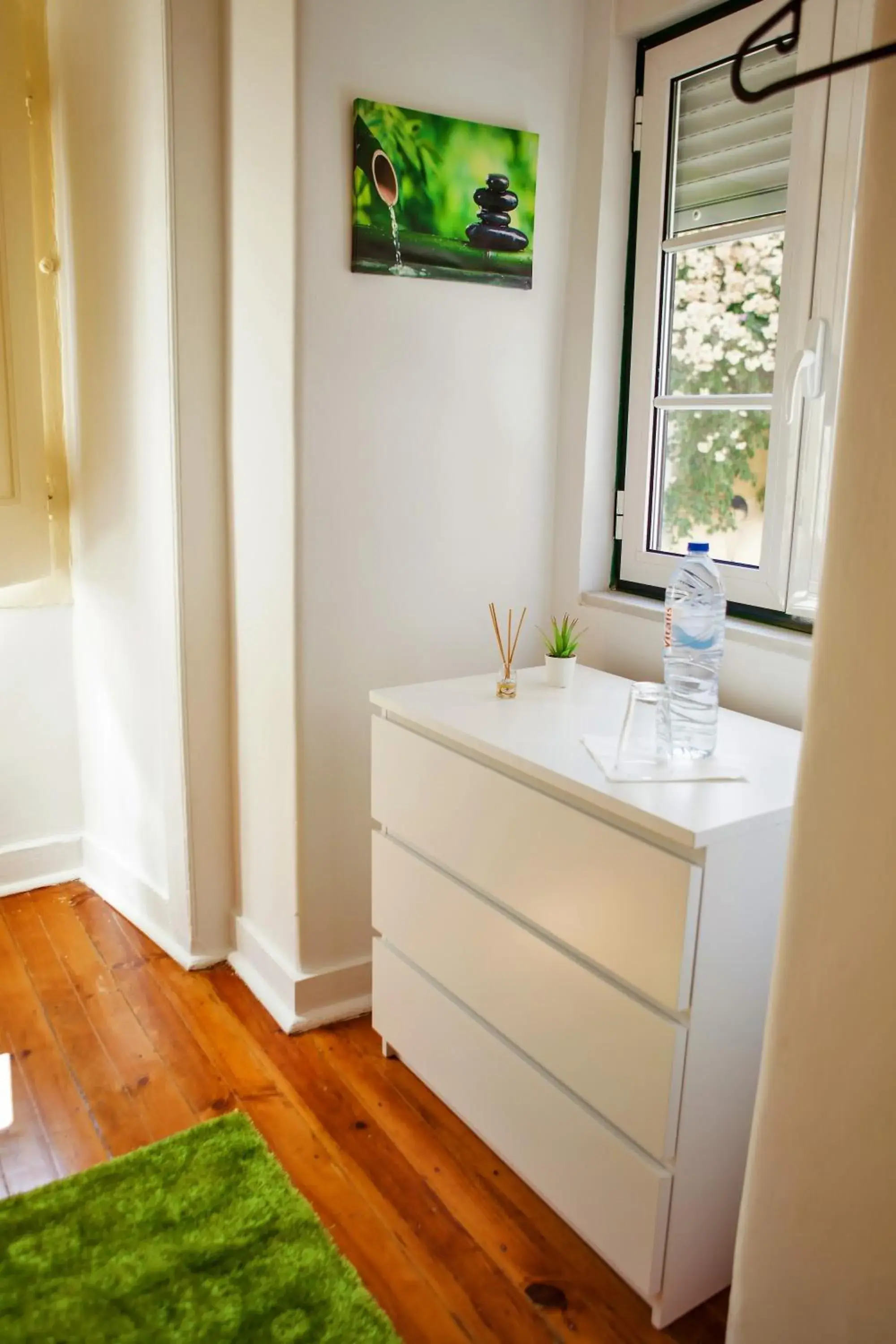 Single Room with Shared Bathroom in Lx Center Chiado Single Room with Shared Bathroom in Lx Center Chiado