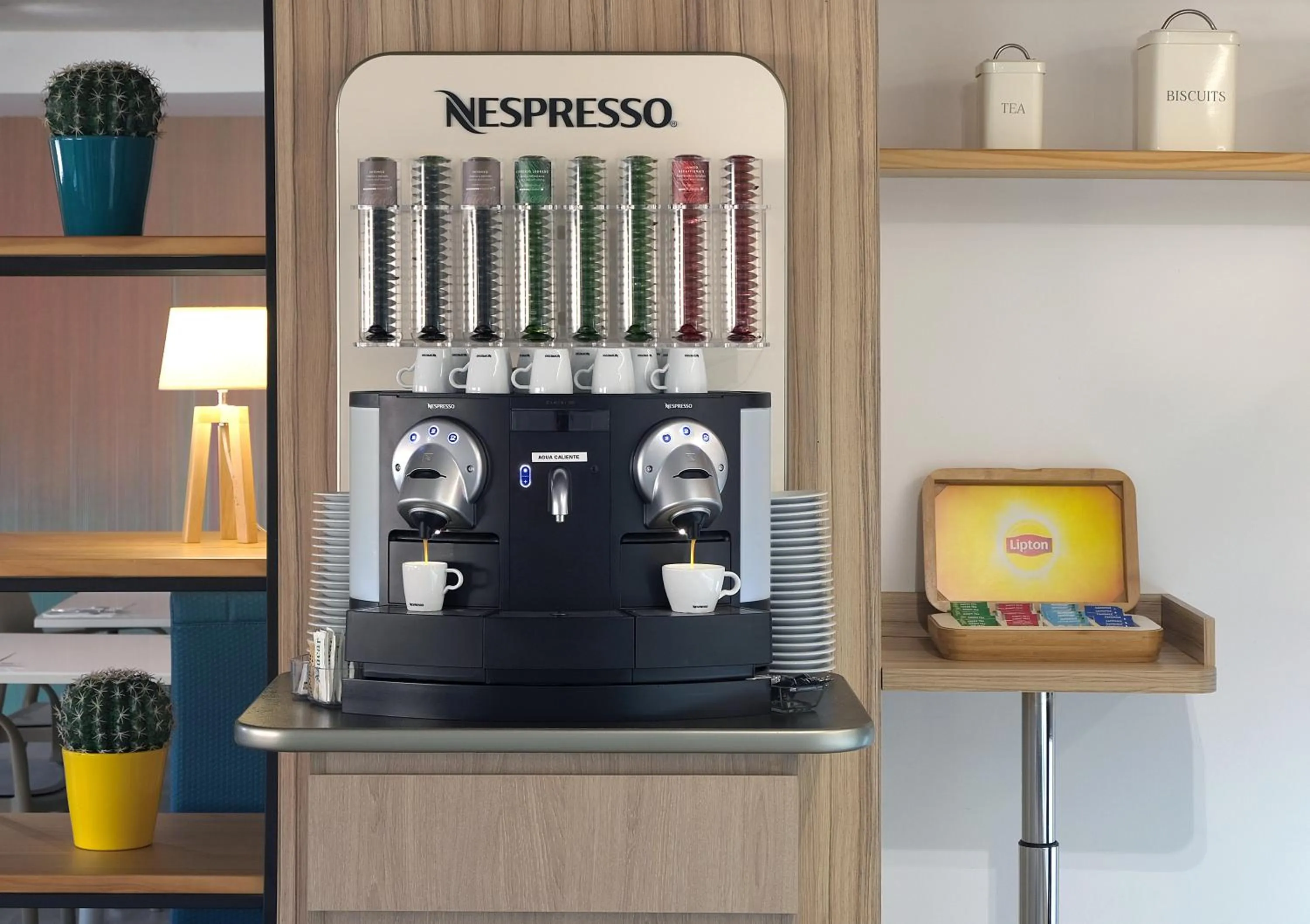 Coffee/tea facilities in Hotel Belcaire