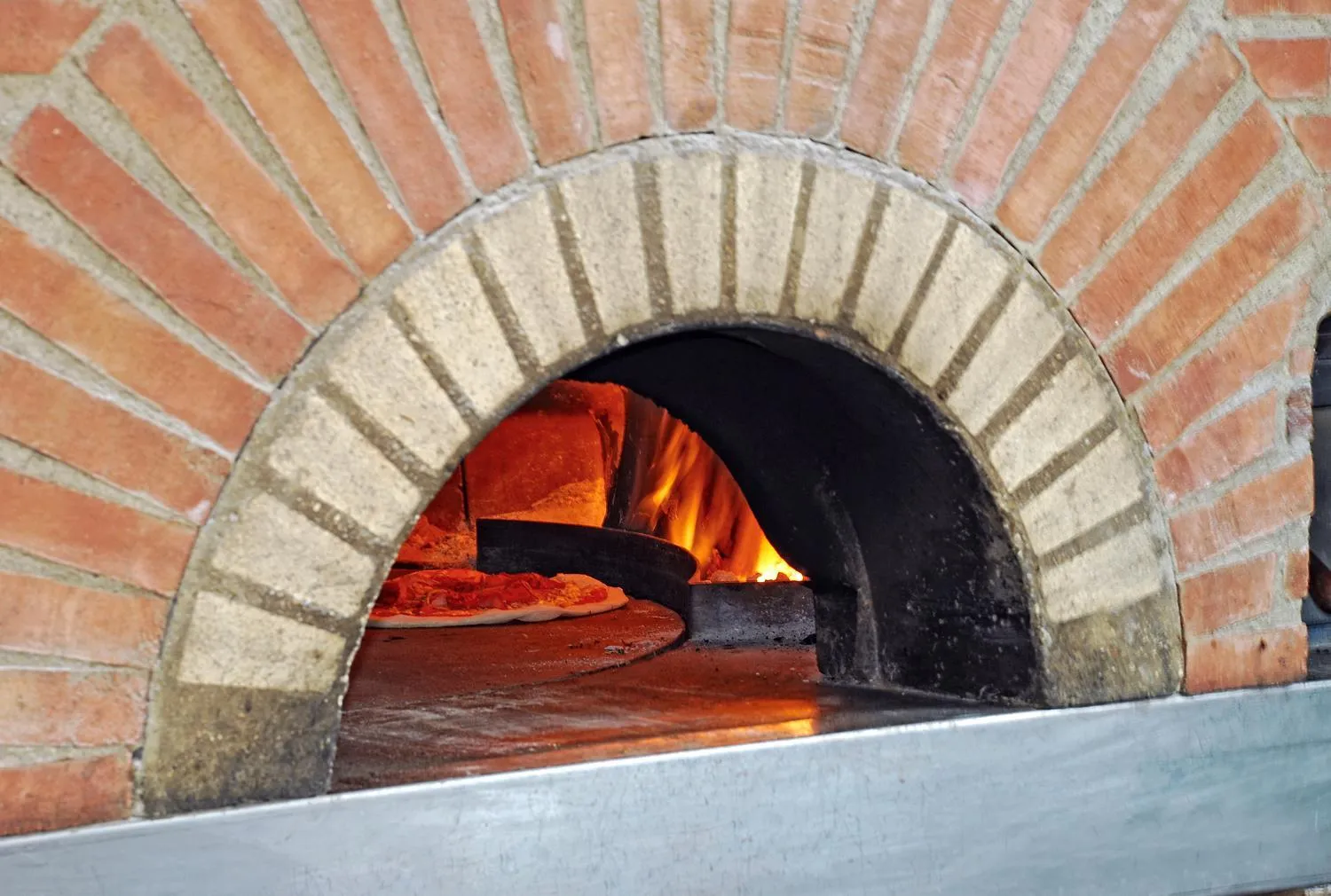 Restaurant/places to eat in Hotel Belcaire