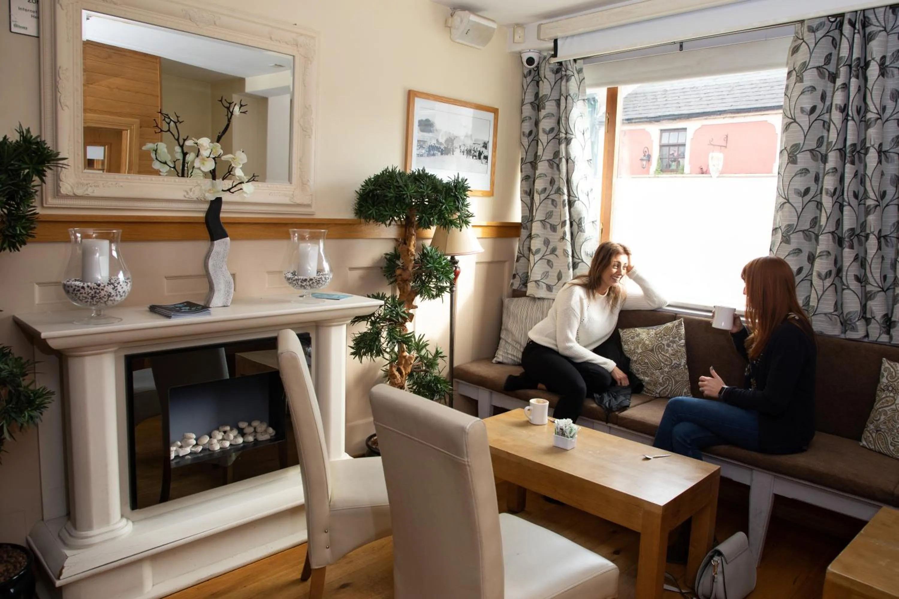 People in Murphy's Hotel