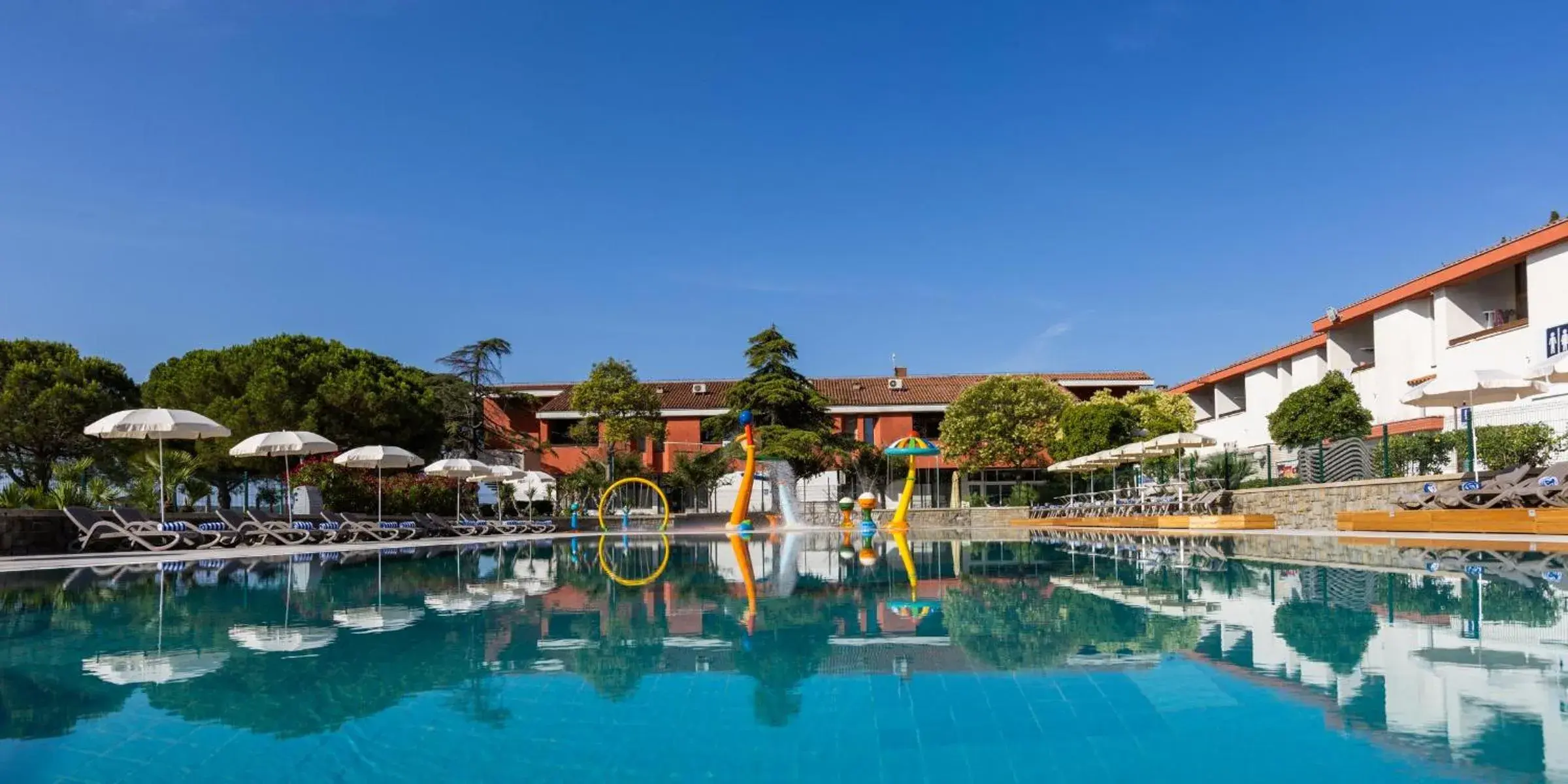 Swimming Pool in Hotel Vile Park