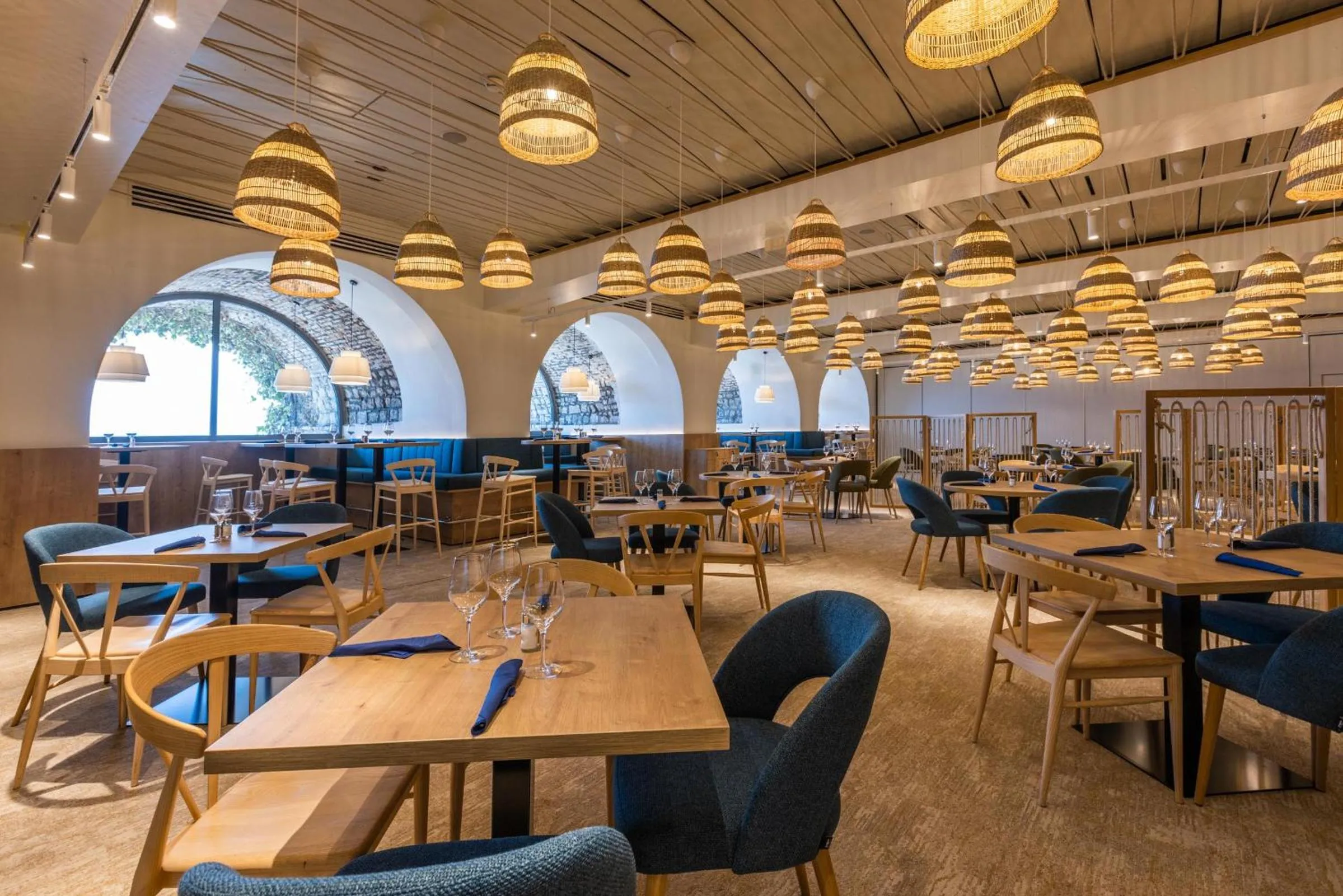 Restaurant/places to eat in Hotel Vile Park