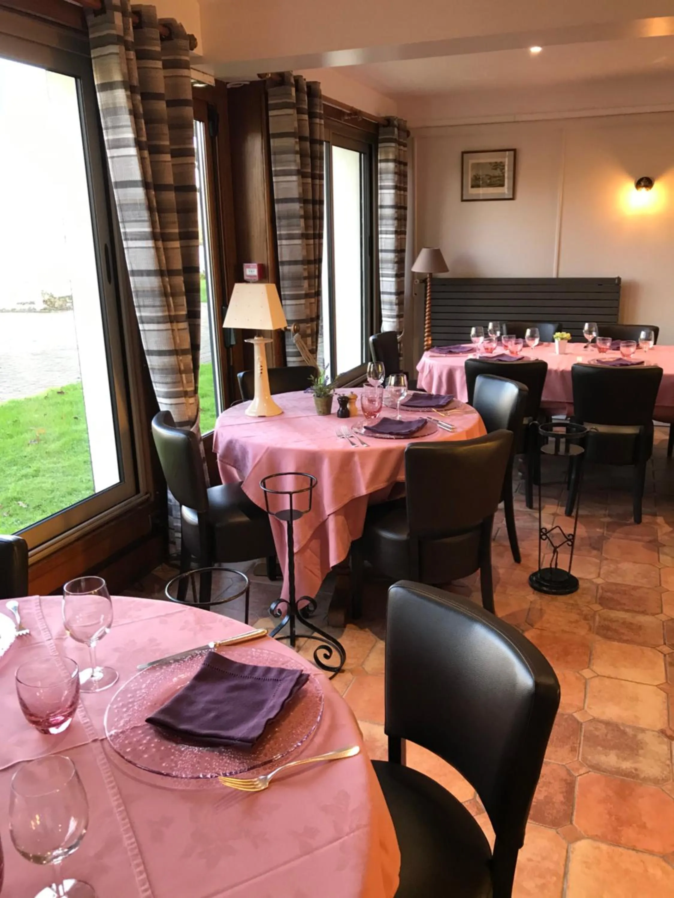 Restaurant/places to eat in Hostellerie de Pavillon Saint-Hubert