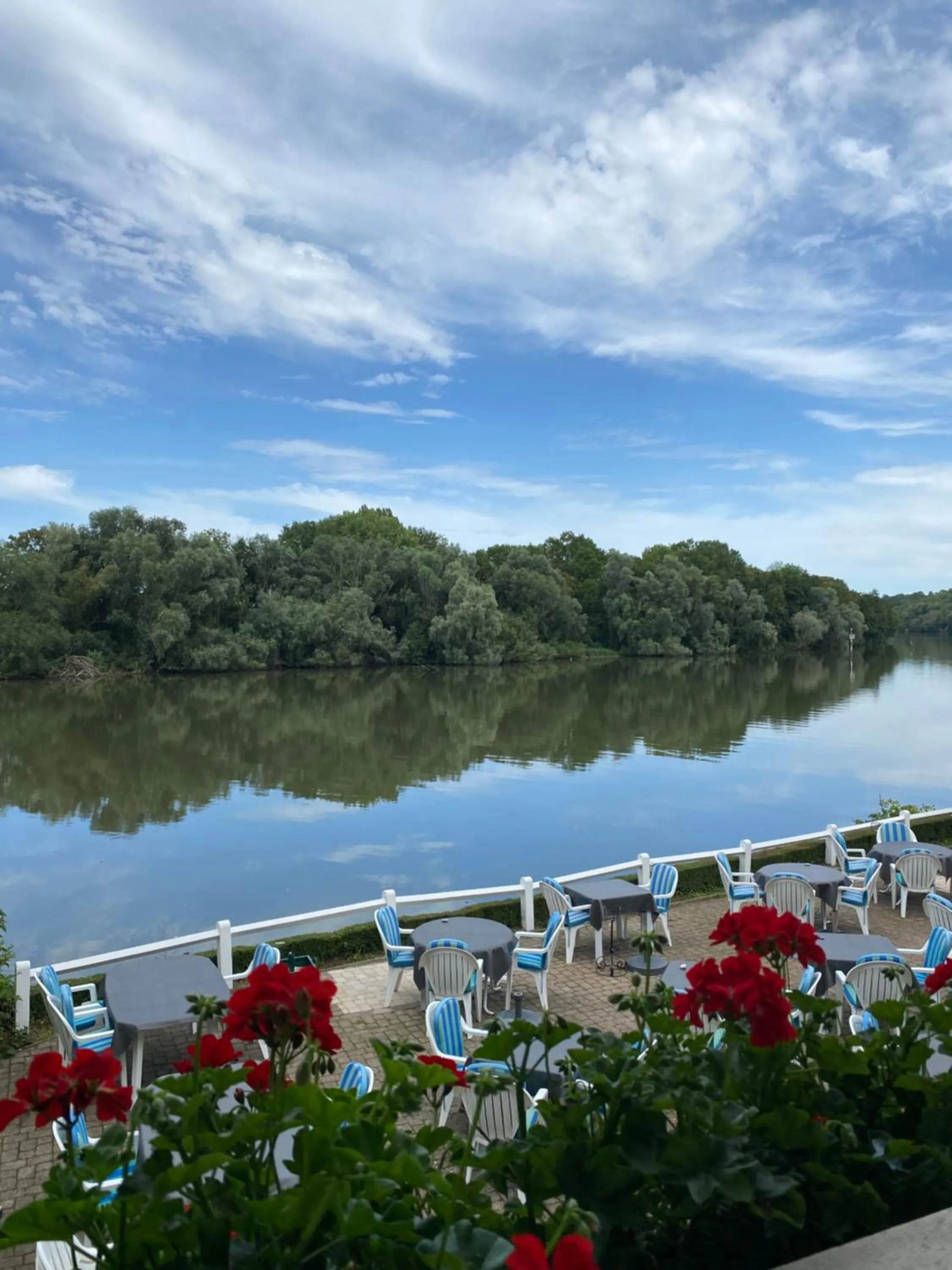 Patio in Hostellerie de Pavillon Saint-Hubert