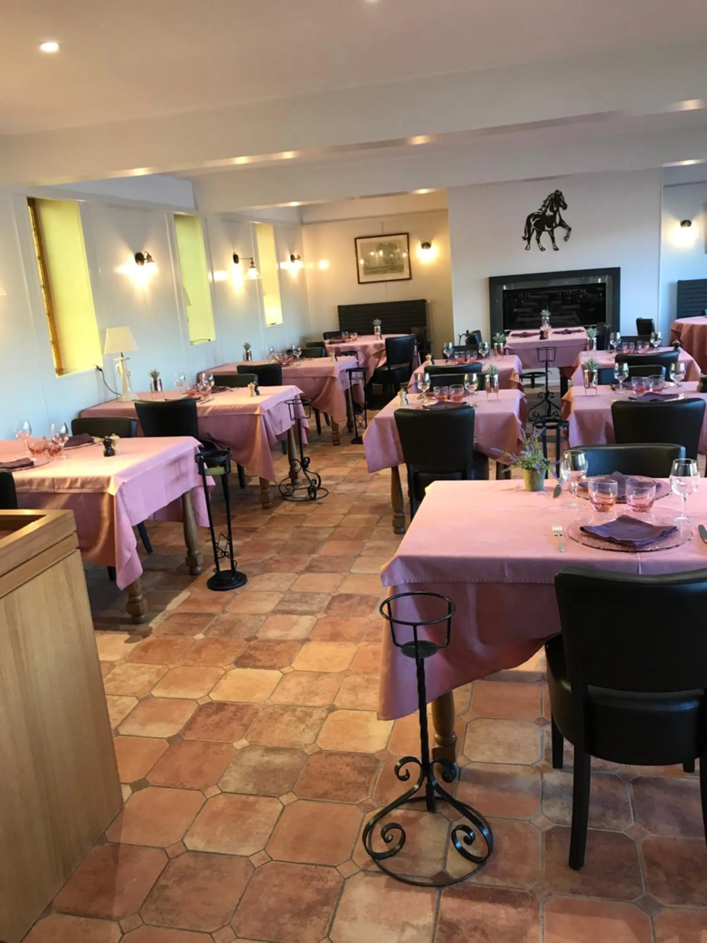 Restaurant/places to eat in Hostellerie de Pavillon Saint-Hubert