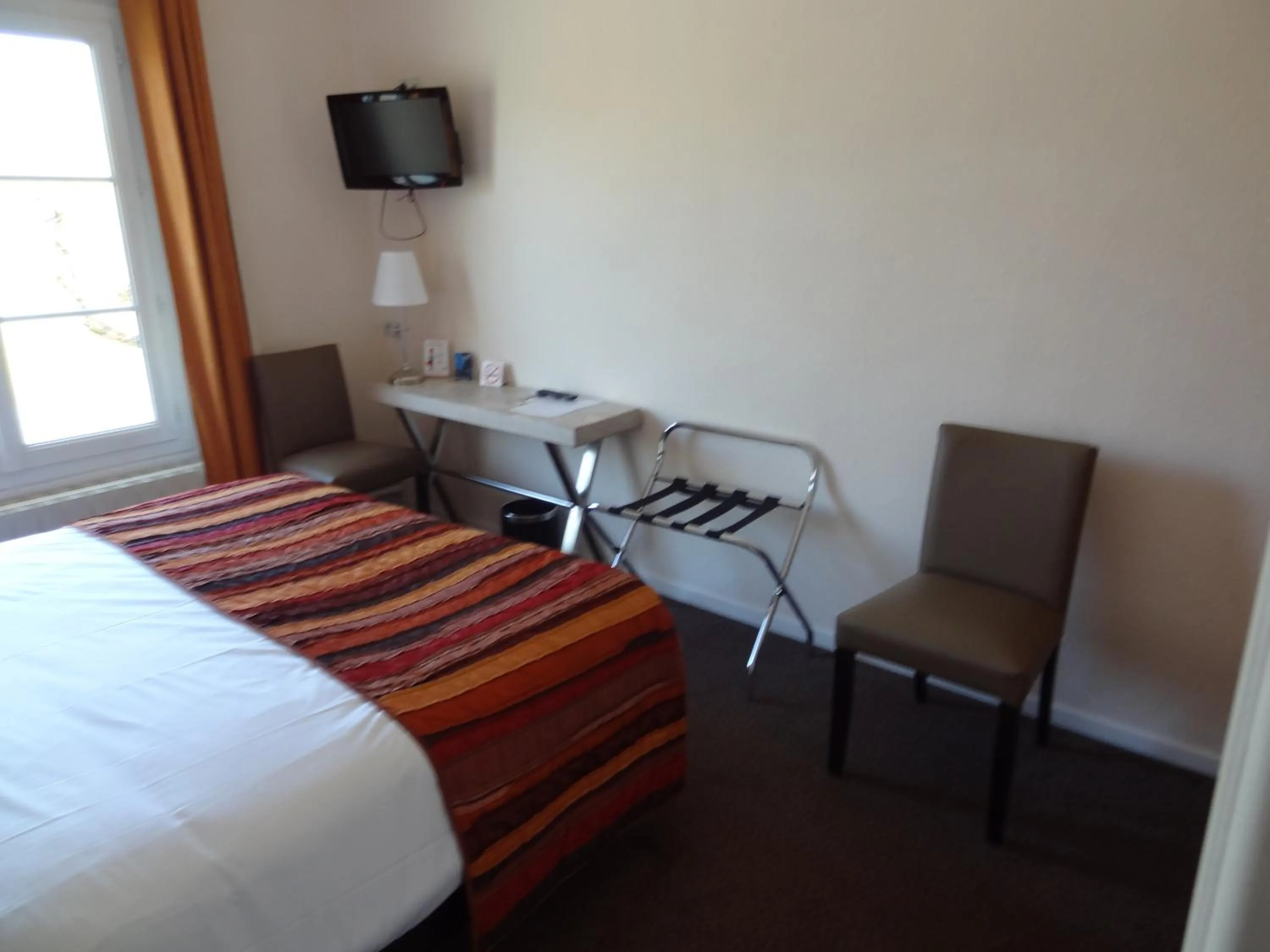 Photo of the whole room, Bed in Hostellerie de Pavillon Saint-Hubert