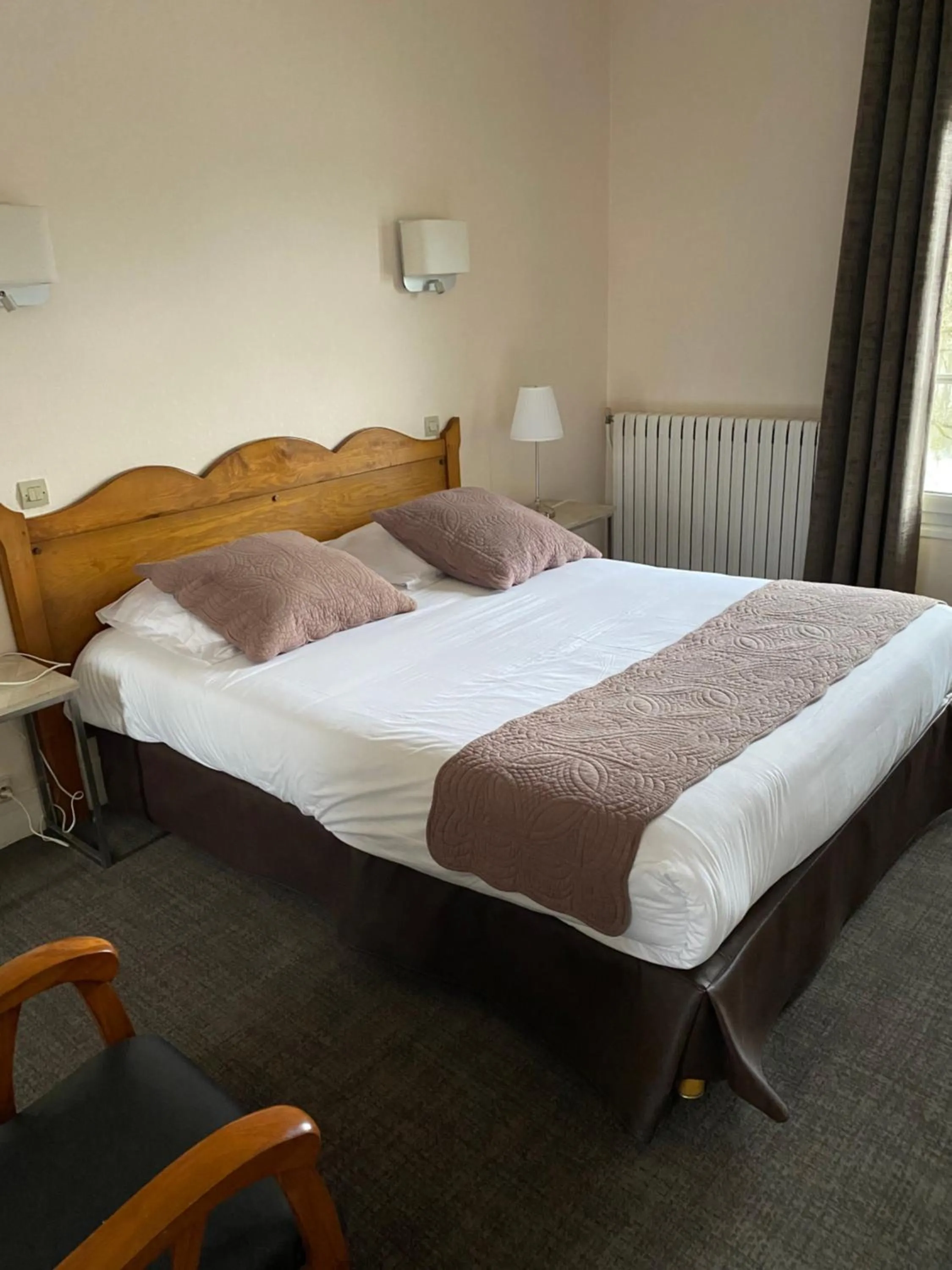 Bedroom, Bed in Hostellerie de Pavillon Saint-Hubert
