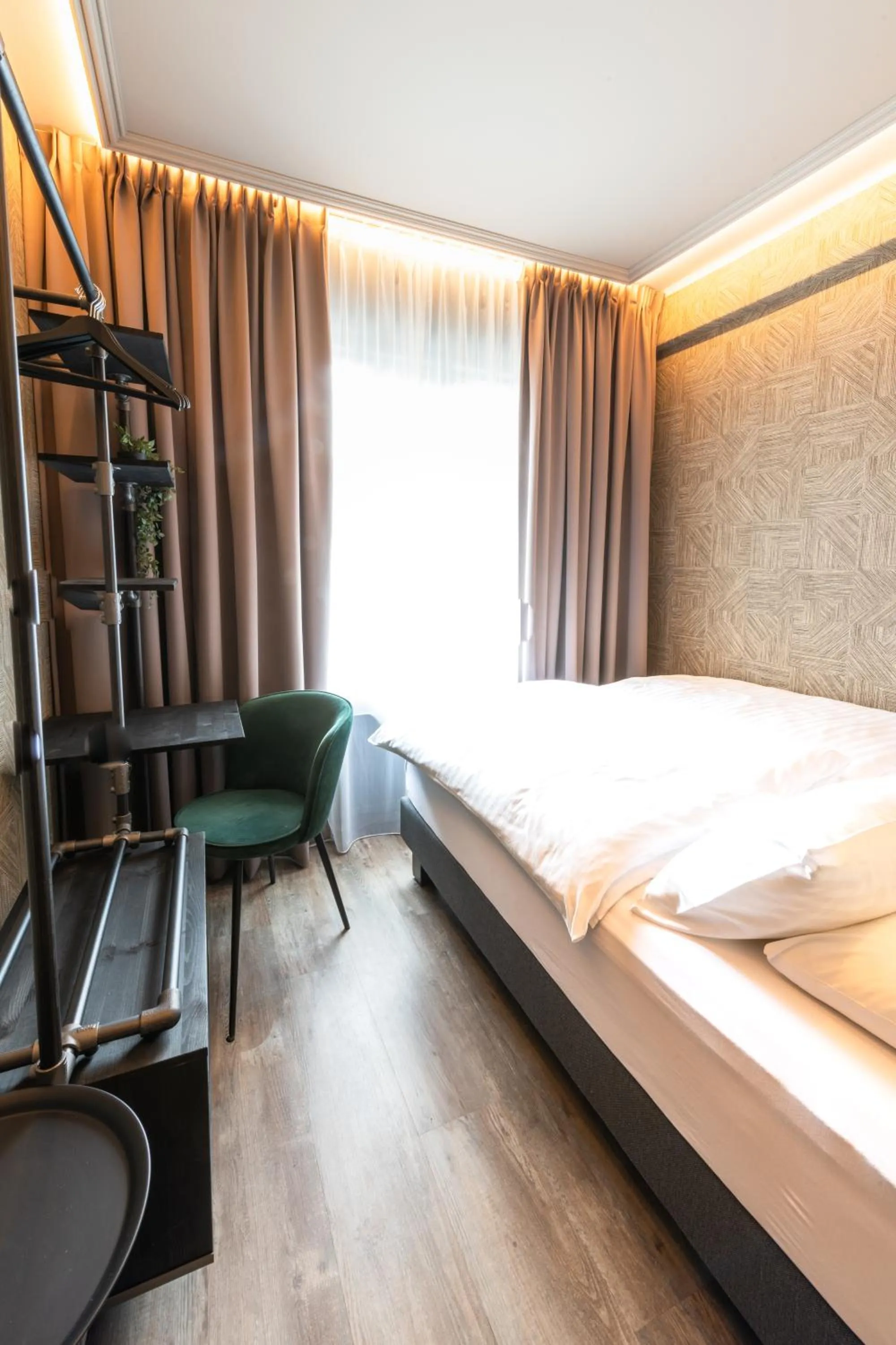 Bedroom, Bed in Centrum Hotel