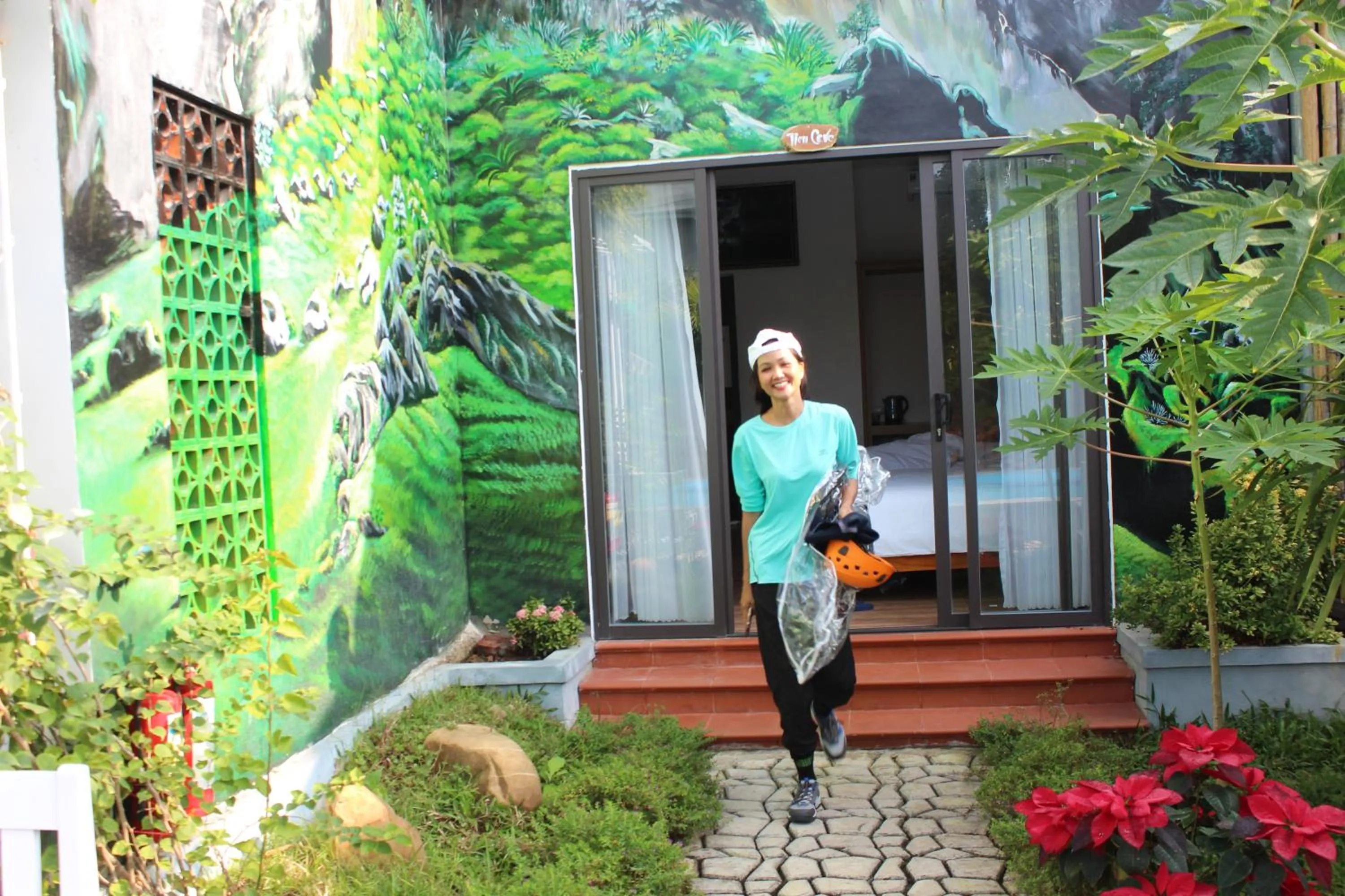 People in Commander Lodge