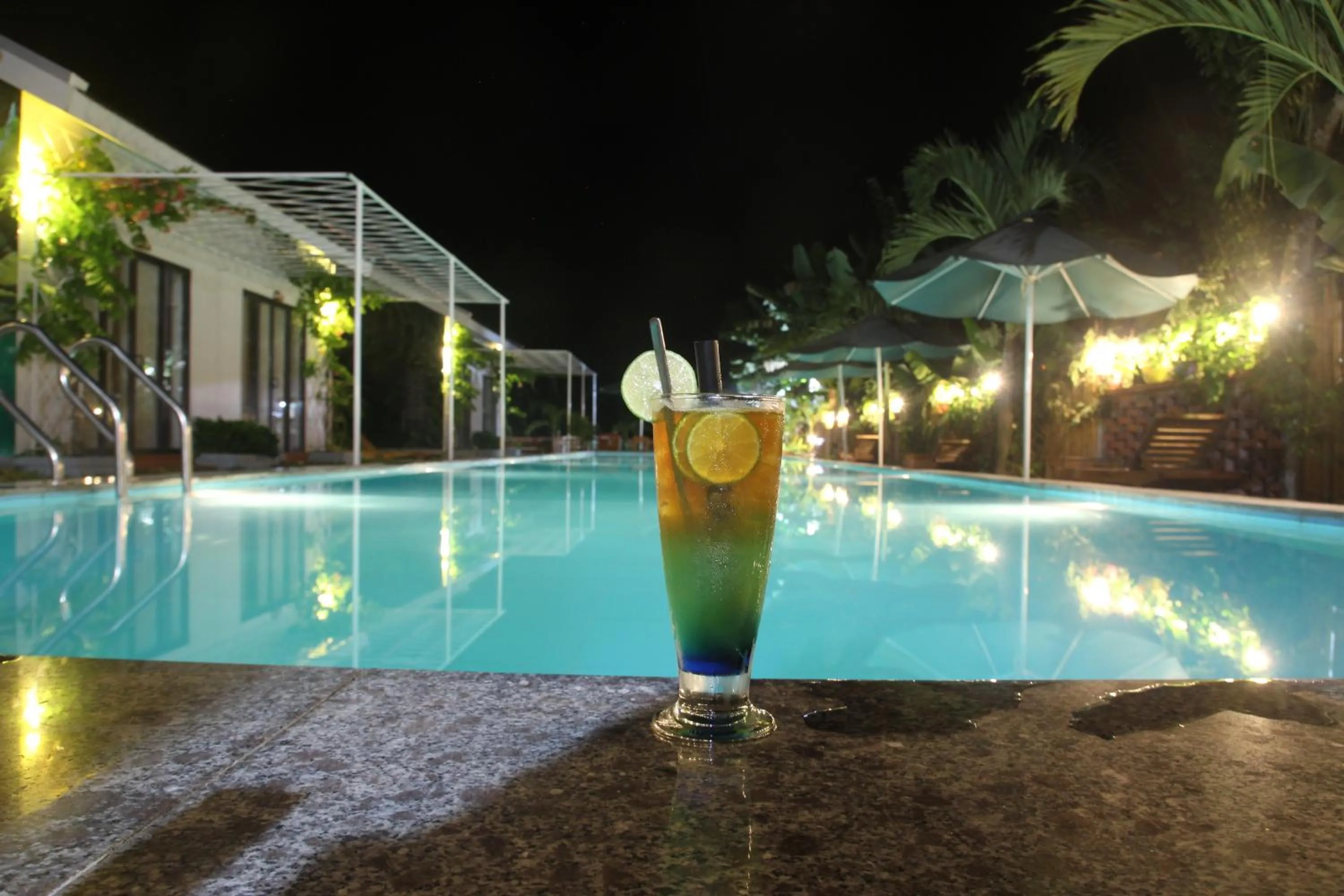 Swimming pool in Commander Lodge