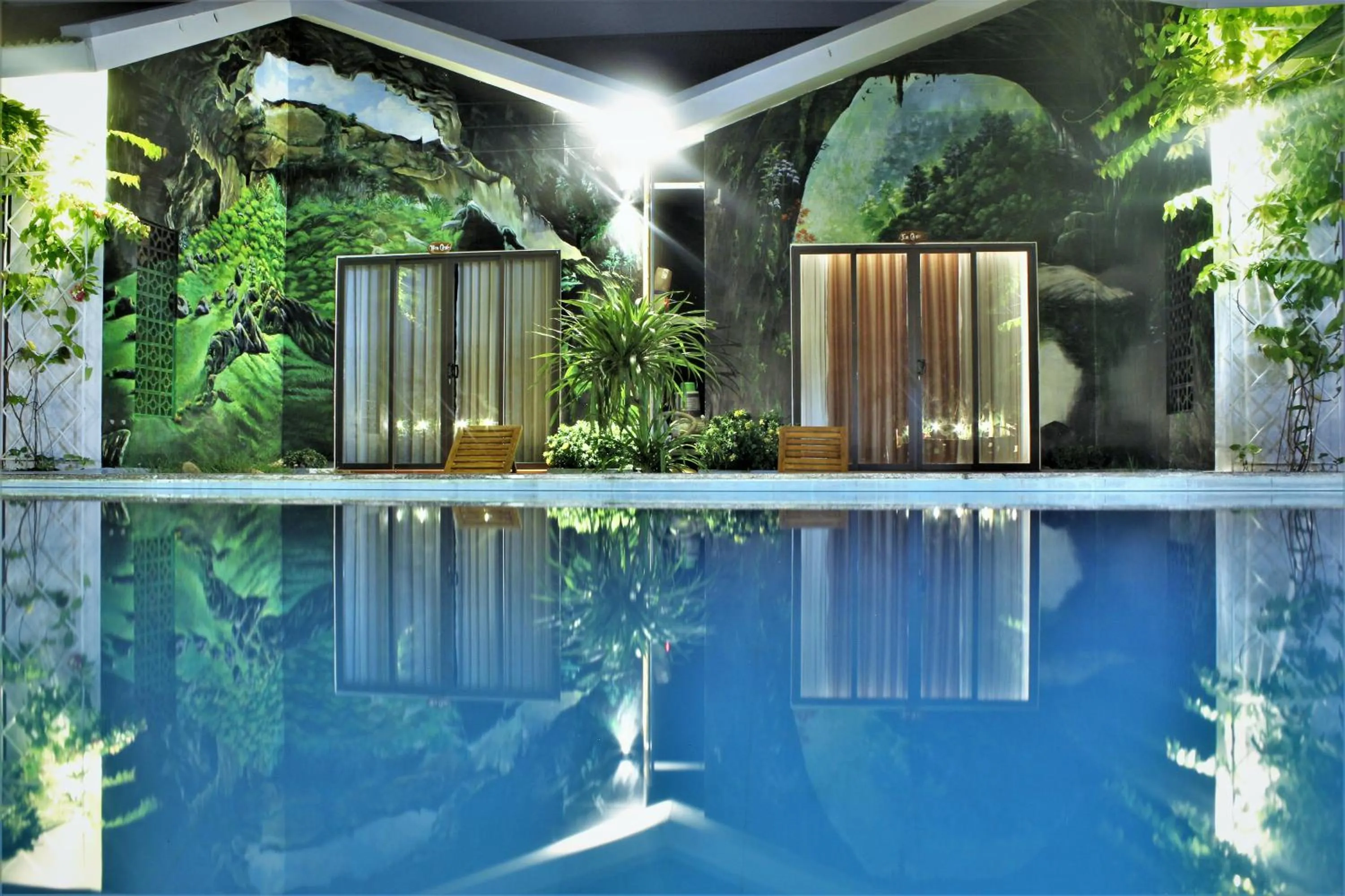 Pool view in Commander Lodge