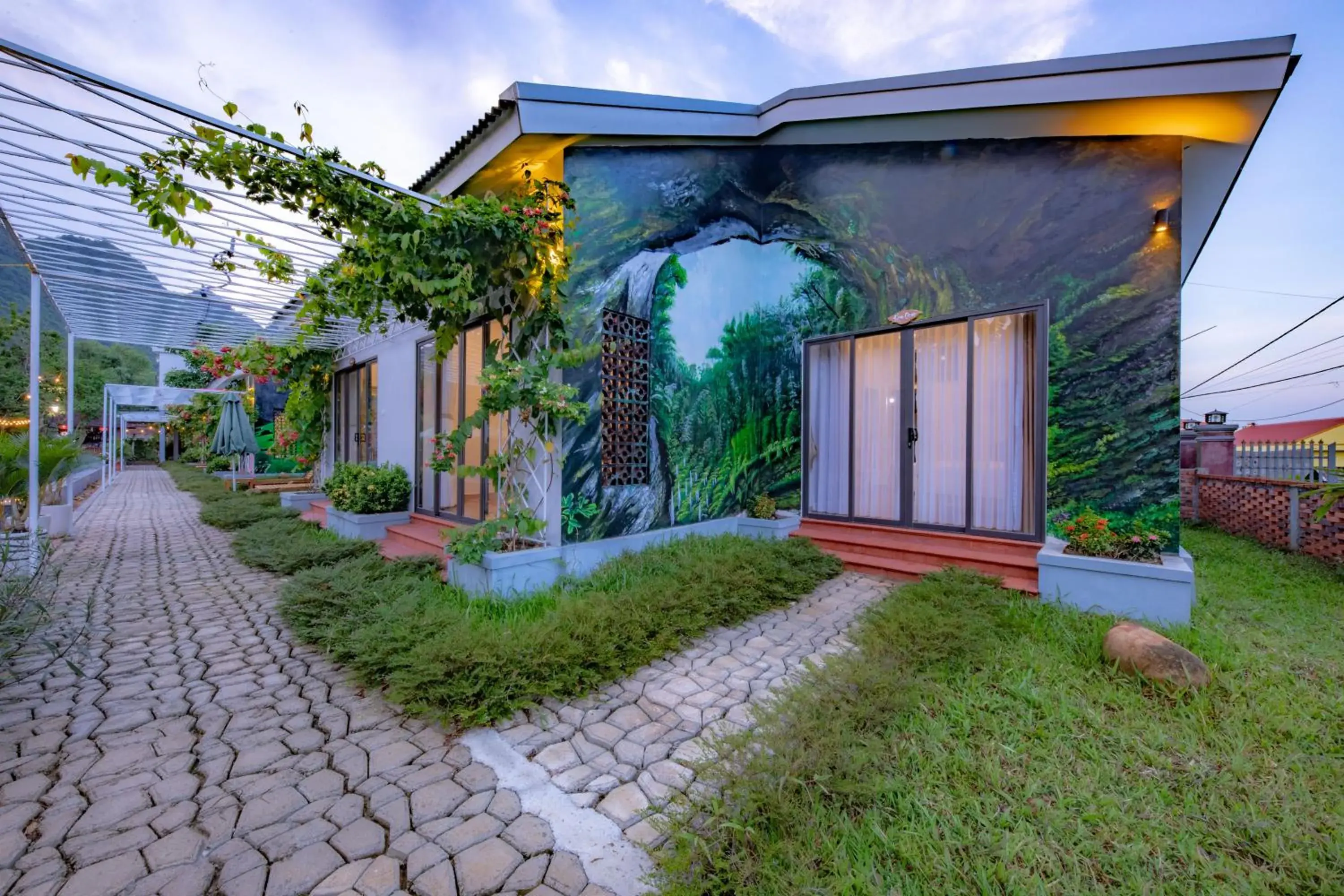 Property building in Commander Lodge Property building in Commander Lodge