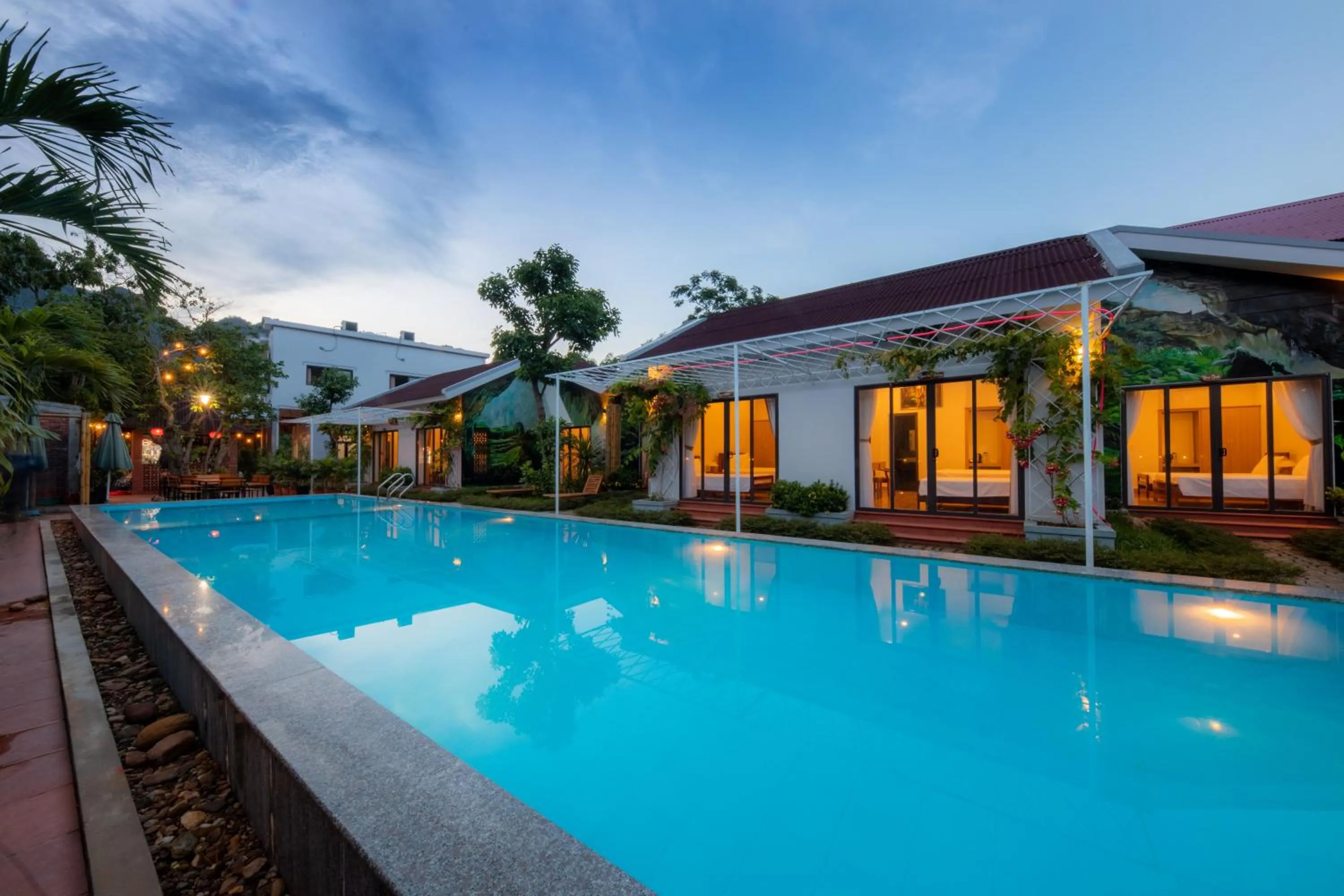 Garden view in Commander Lodge