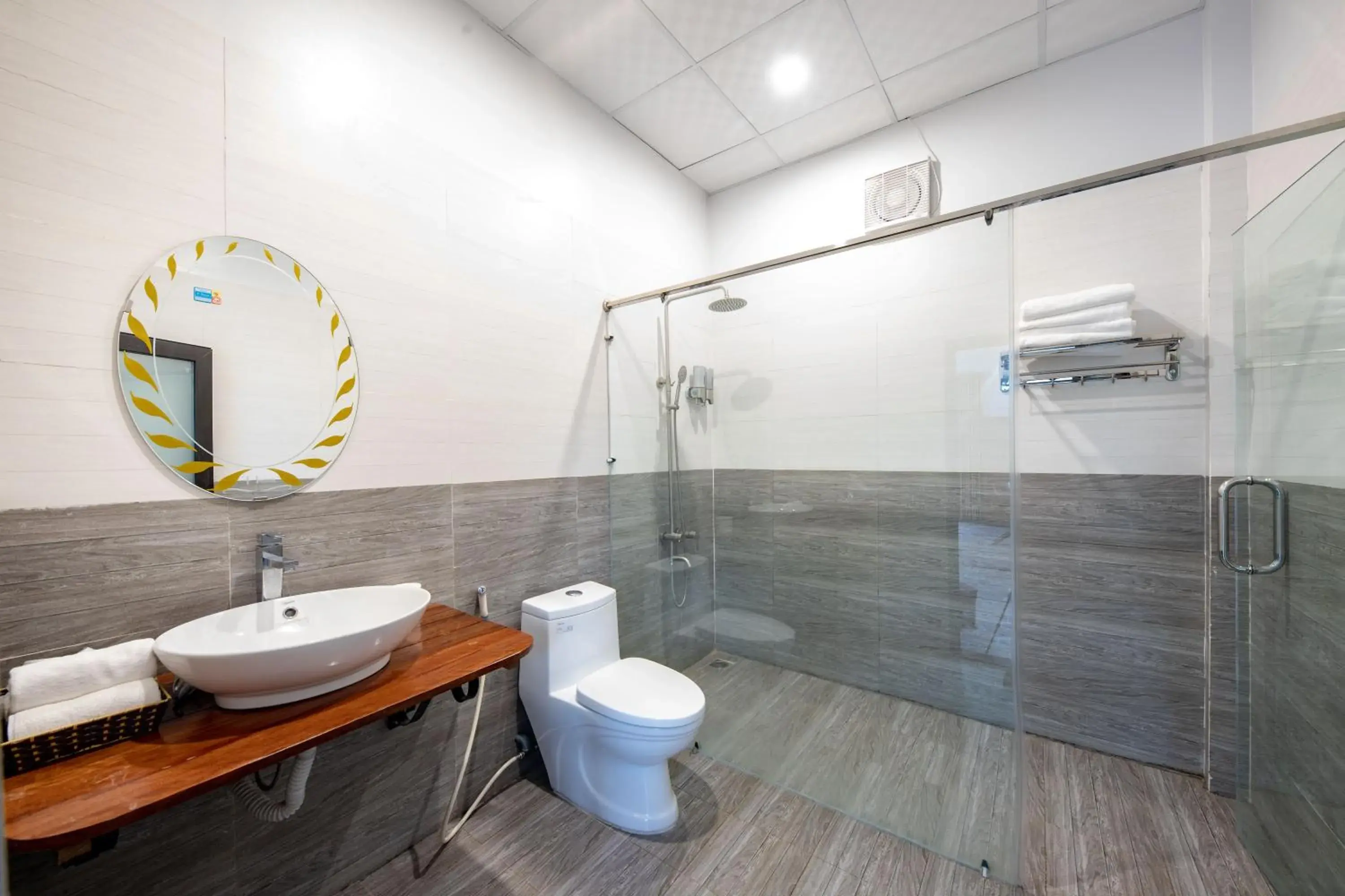 Bathroom in Commander Lodge Bathroom in Commander Lodge