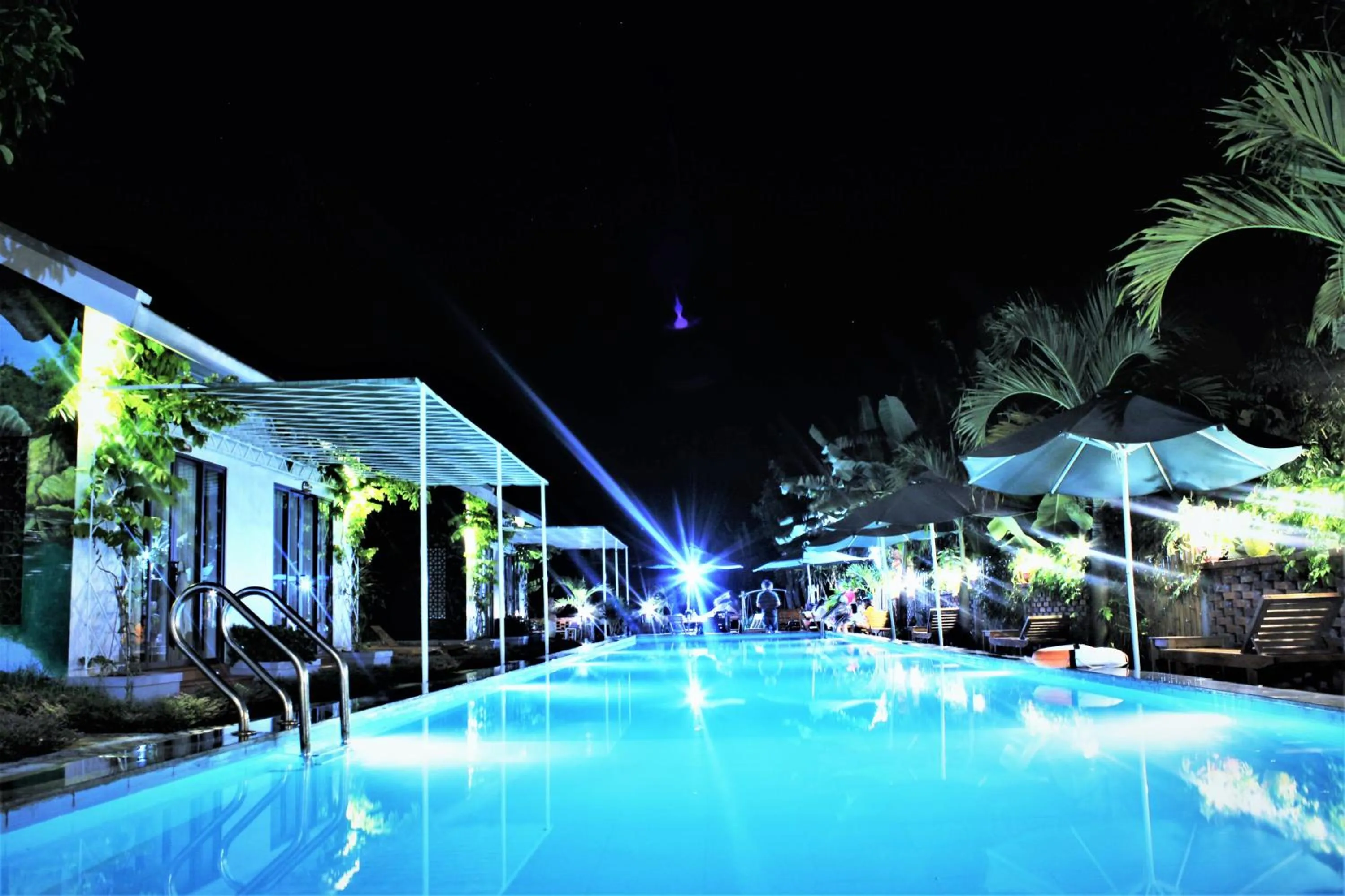 Swimming pool in Commander Lodge