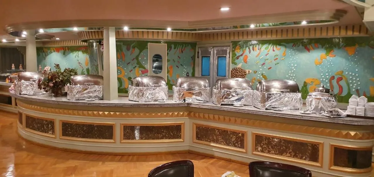 Restaurant/places to eat in Nile Cruise King Tut