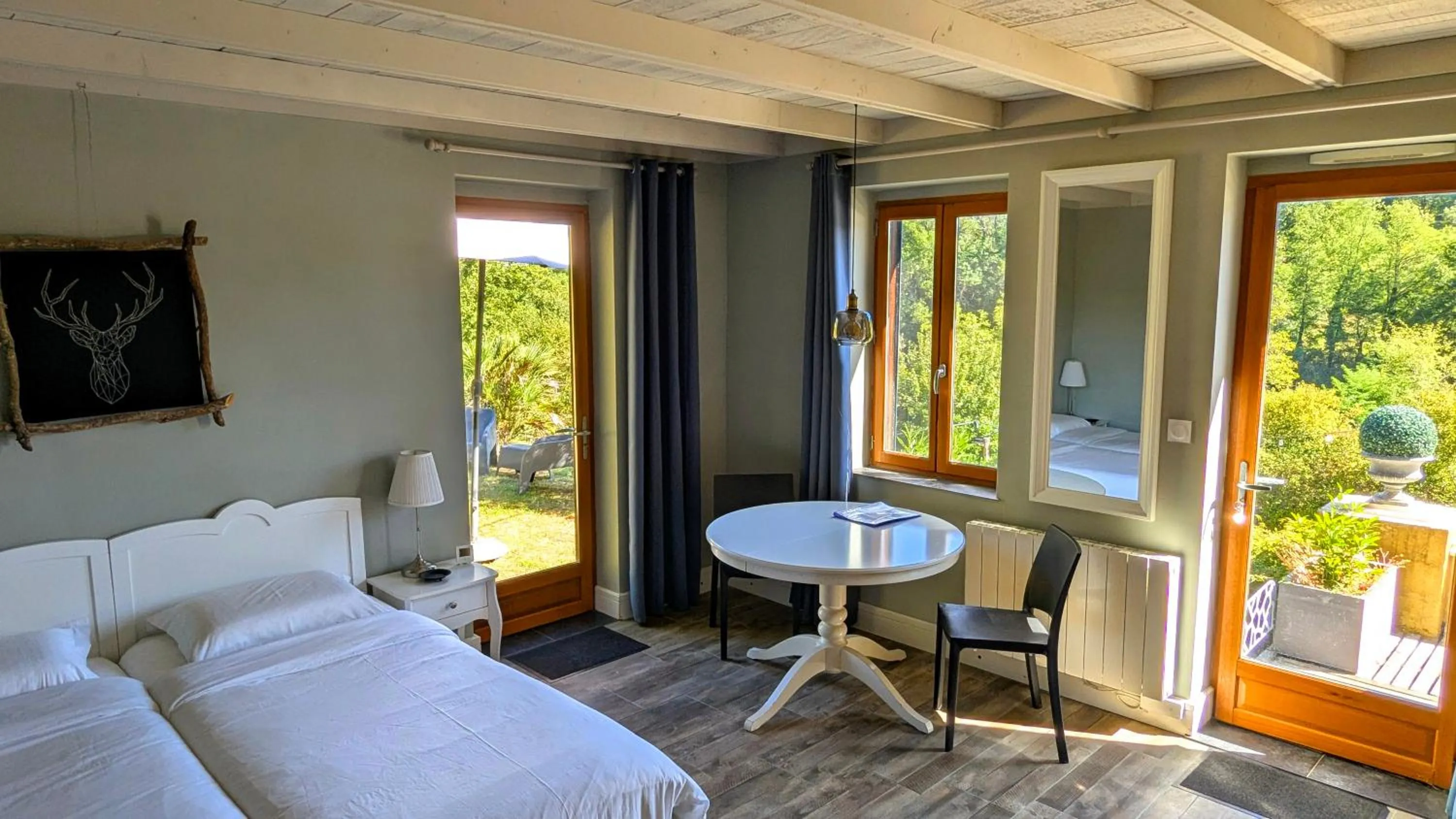 Superior Double or Twin Room with Terrace in BonBon Chambre d'hôtes