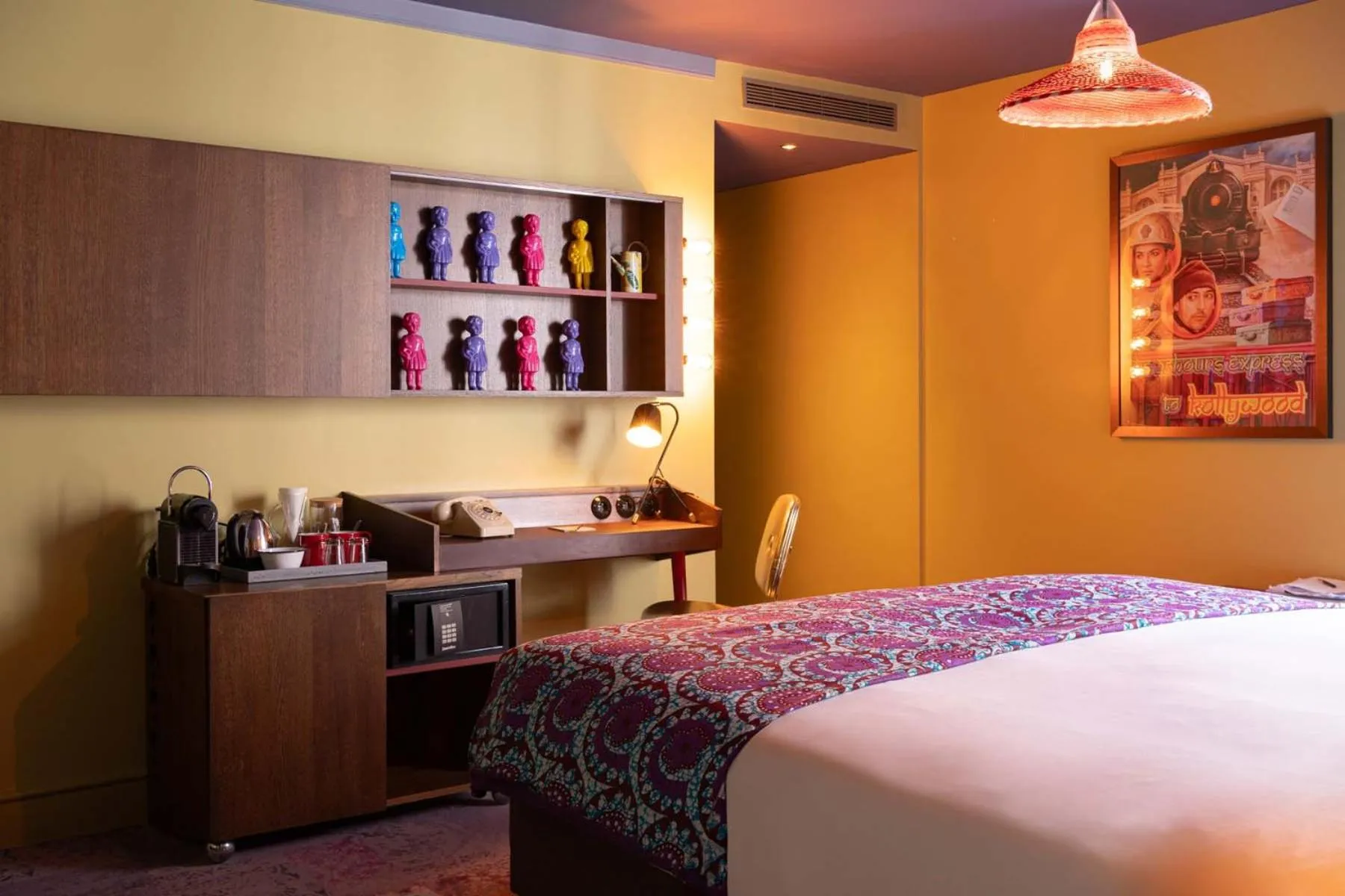 Bedroom, Bed in 25hours Hotel Terminus Nord