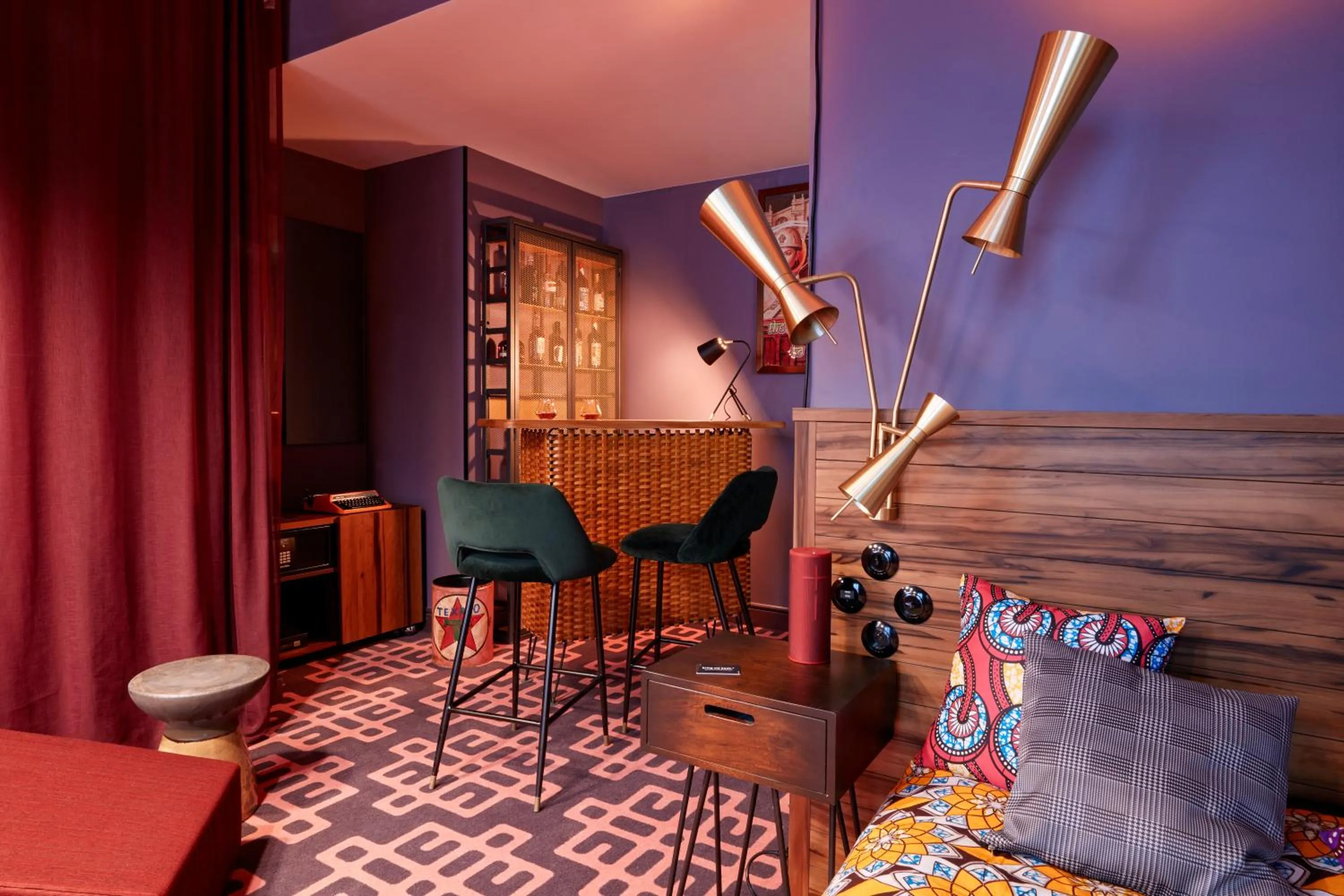 Lounge or bar in 25hours Hotel Terminus Nord