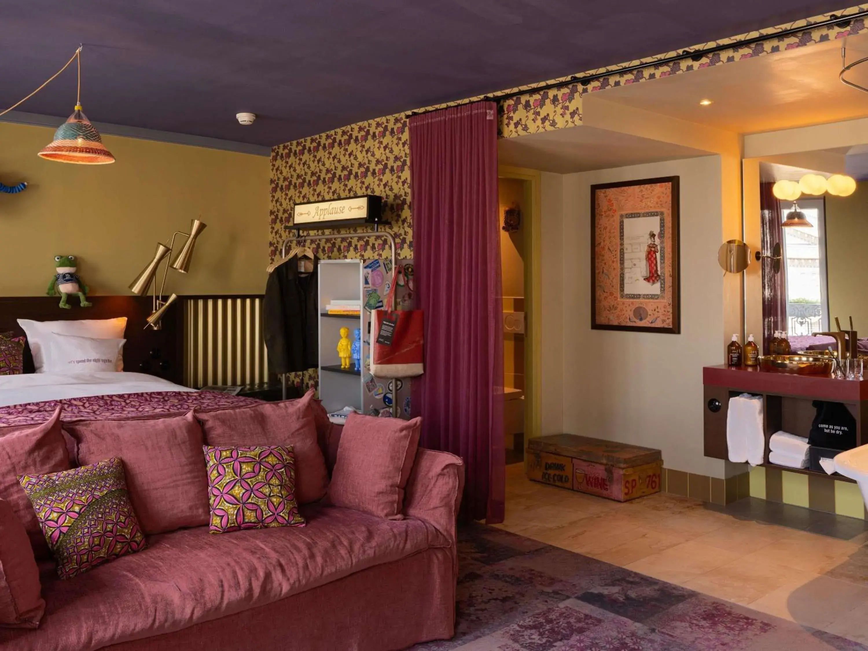 Bedroom in 25hours Hotel Terminus Nord Bedroom in 25hours Hotel Terminus Nord