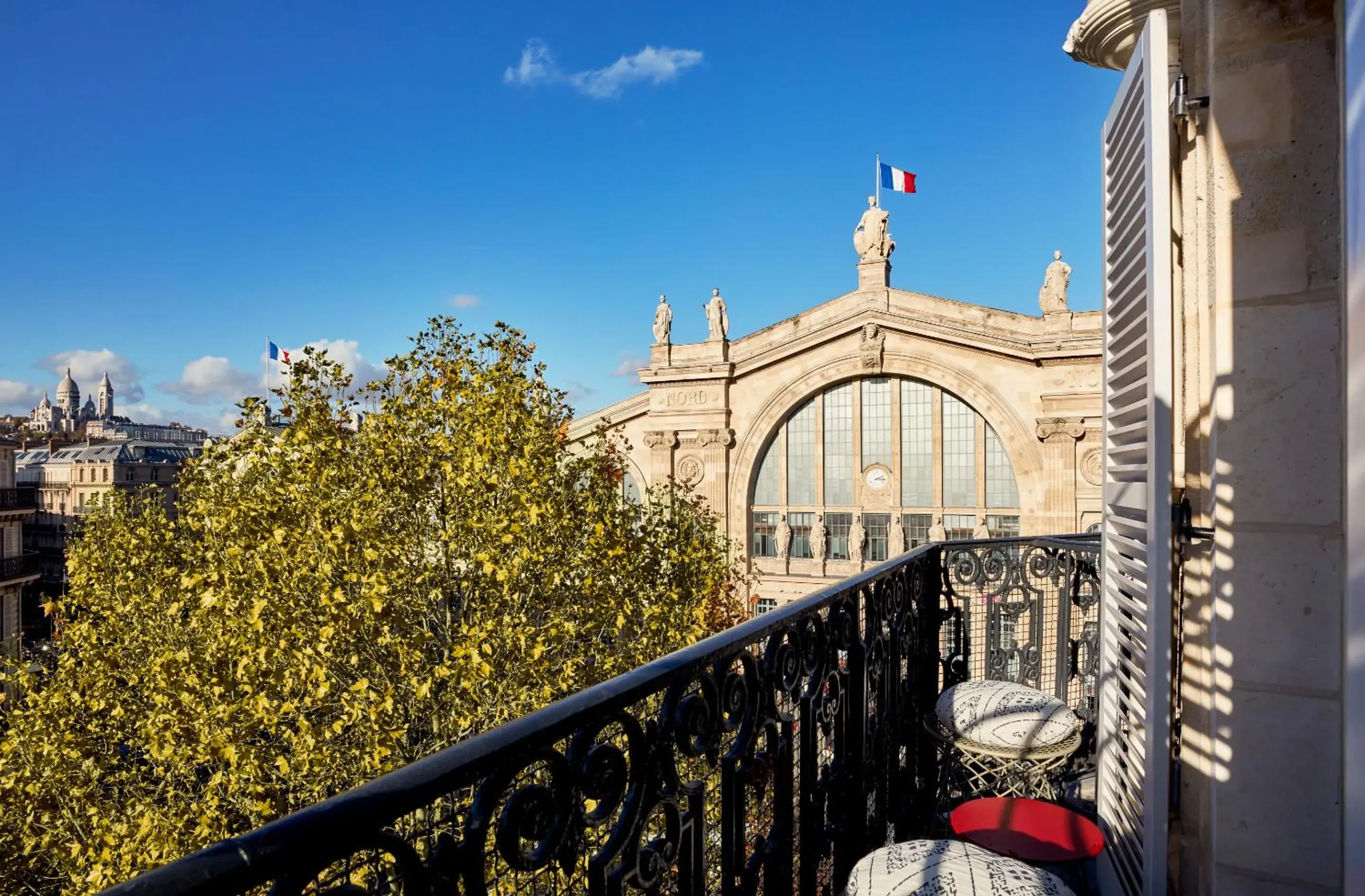 Facade/entrance in 25hours Hotel Terminus Nord Facade/entrance in 25hours Hotel Terminus Nord
