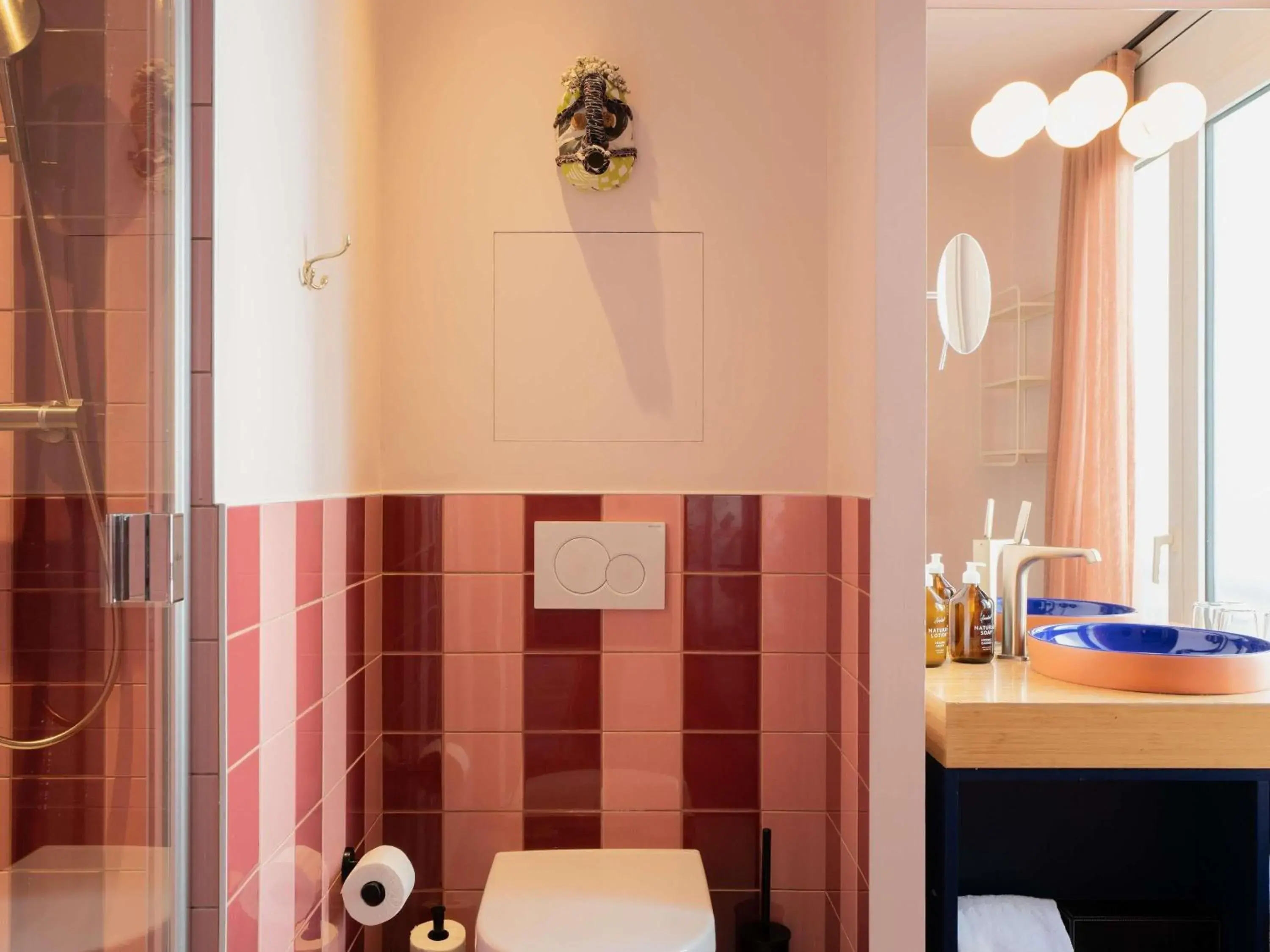 Bedroom in 25hours Hotel Terminus Nord Bedroom in 25hours Hotel Terminus Nord