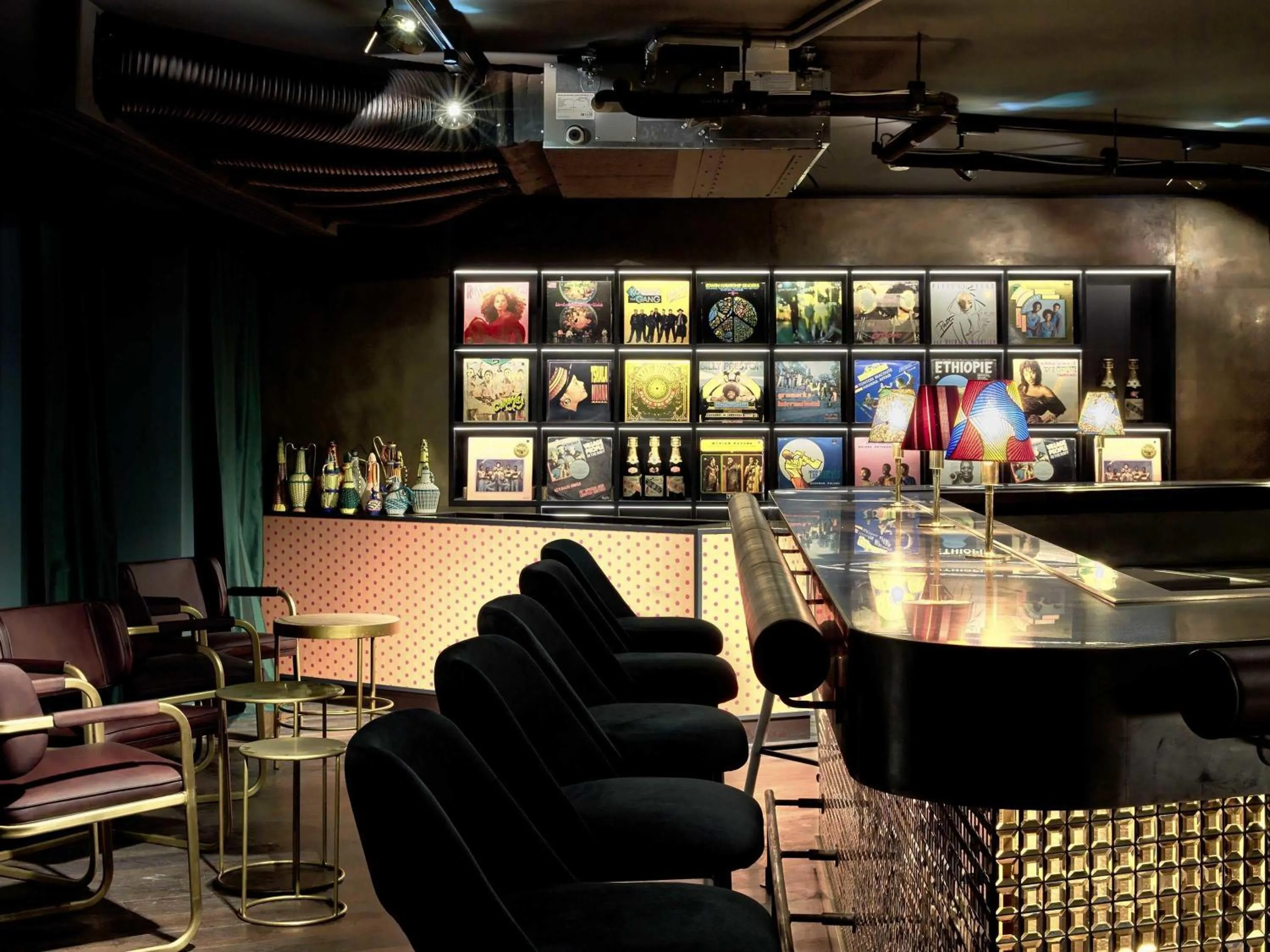 Lounge or bar in 25hours Hotel Terminus Nord