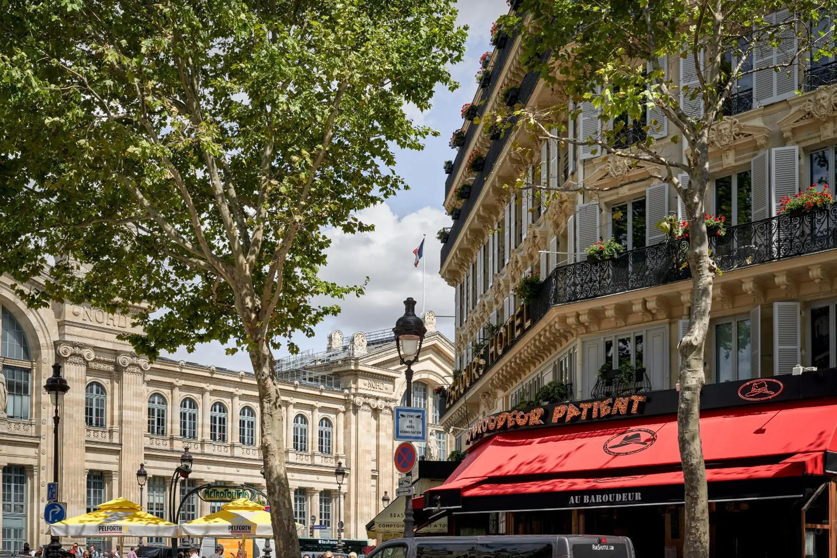 Facade/entrance in 25hours Hotel Terminus Nord Facade/entrance in 25hours Hotel Terminus Nord