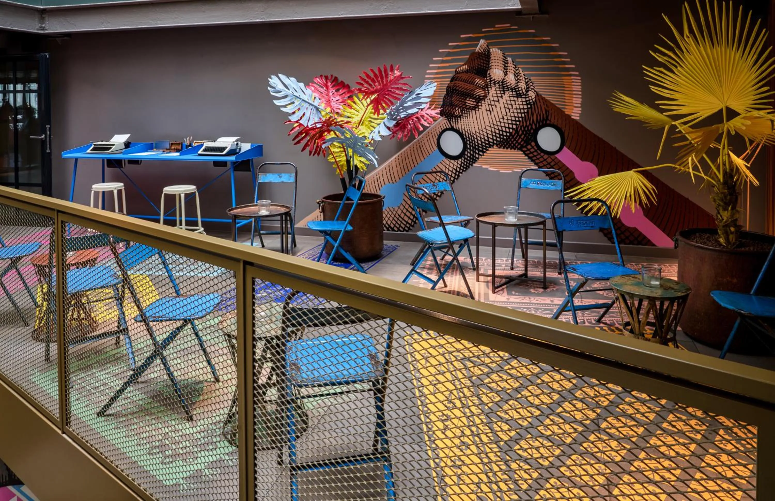 Lounge or bar in 25hours Hotel Terminus Nord