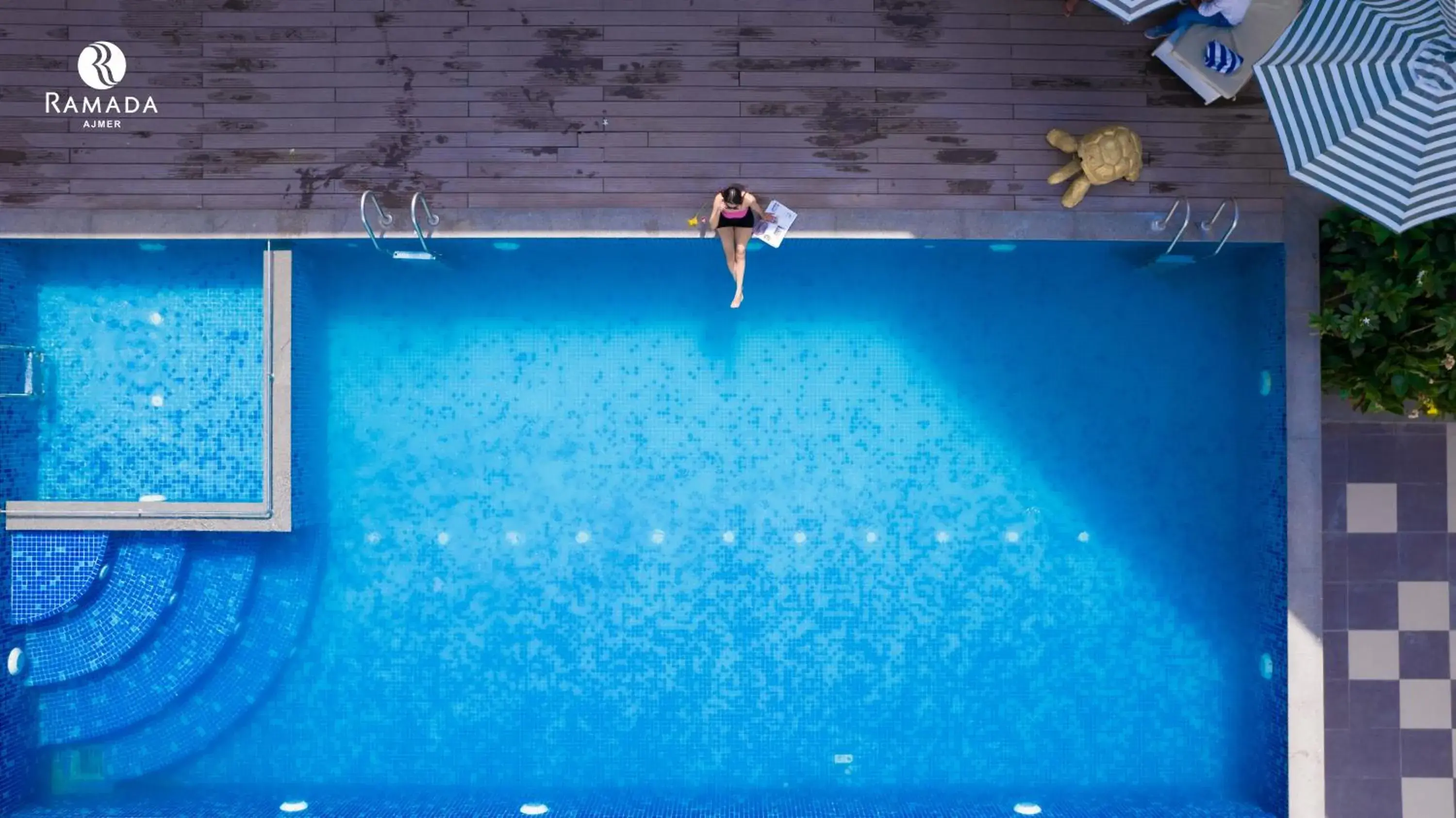 Swimming pool in Ramada Ajmer Swimming pool in Ramada Ajmer