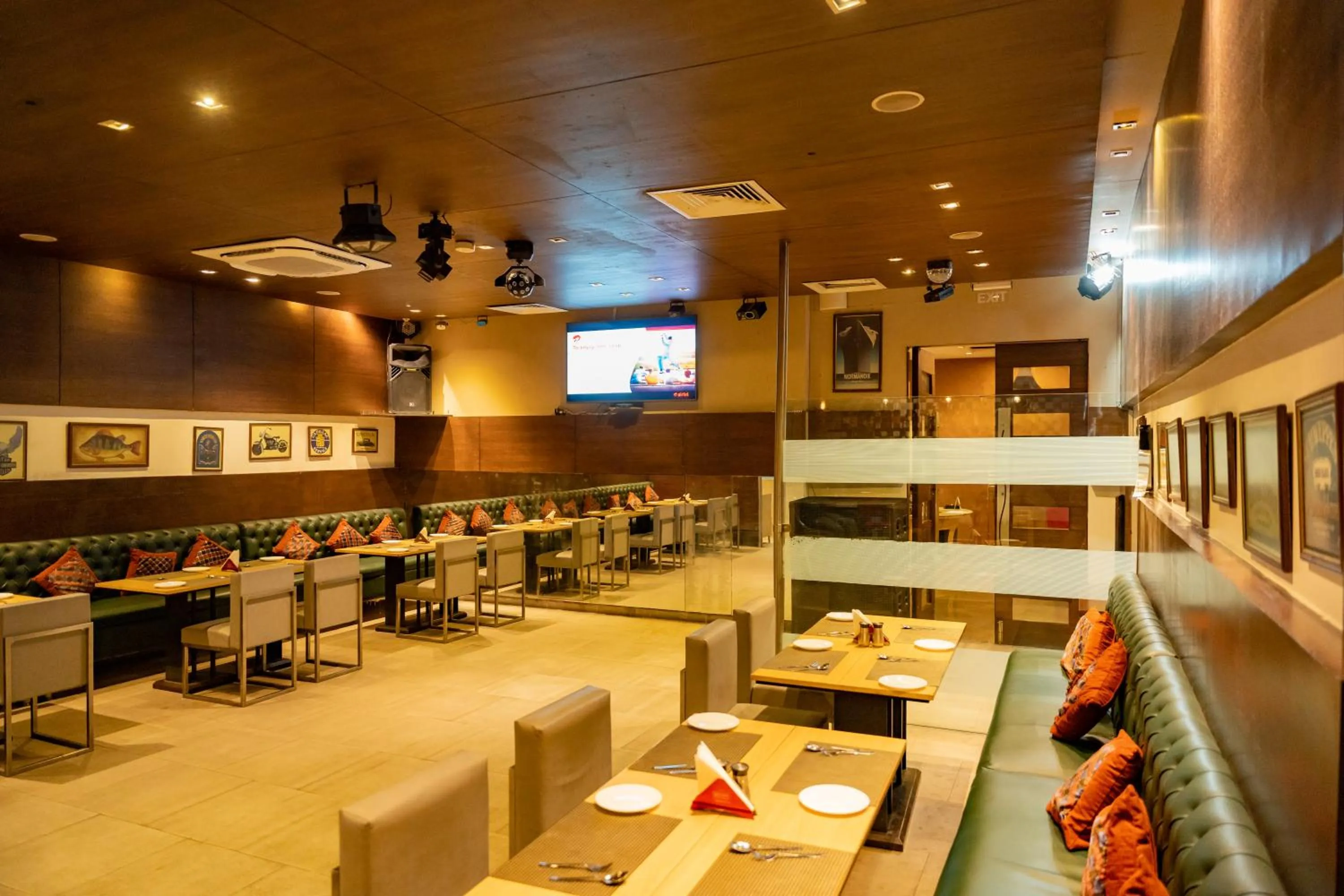 Lounge or bar in Ramada Ajmer