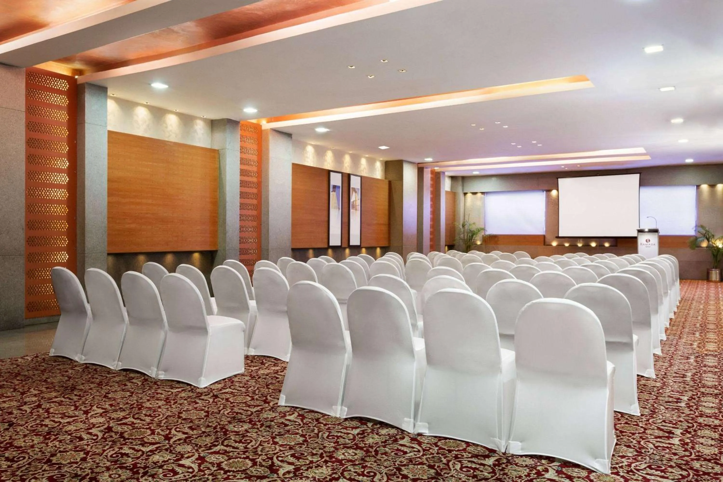 Banquet/Function facilities in Ramada Ajmer