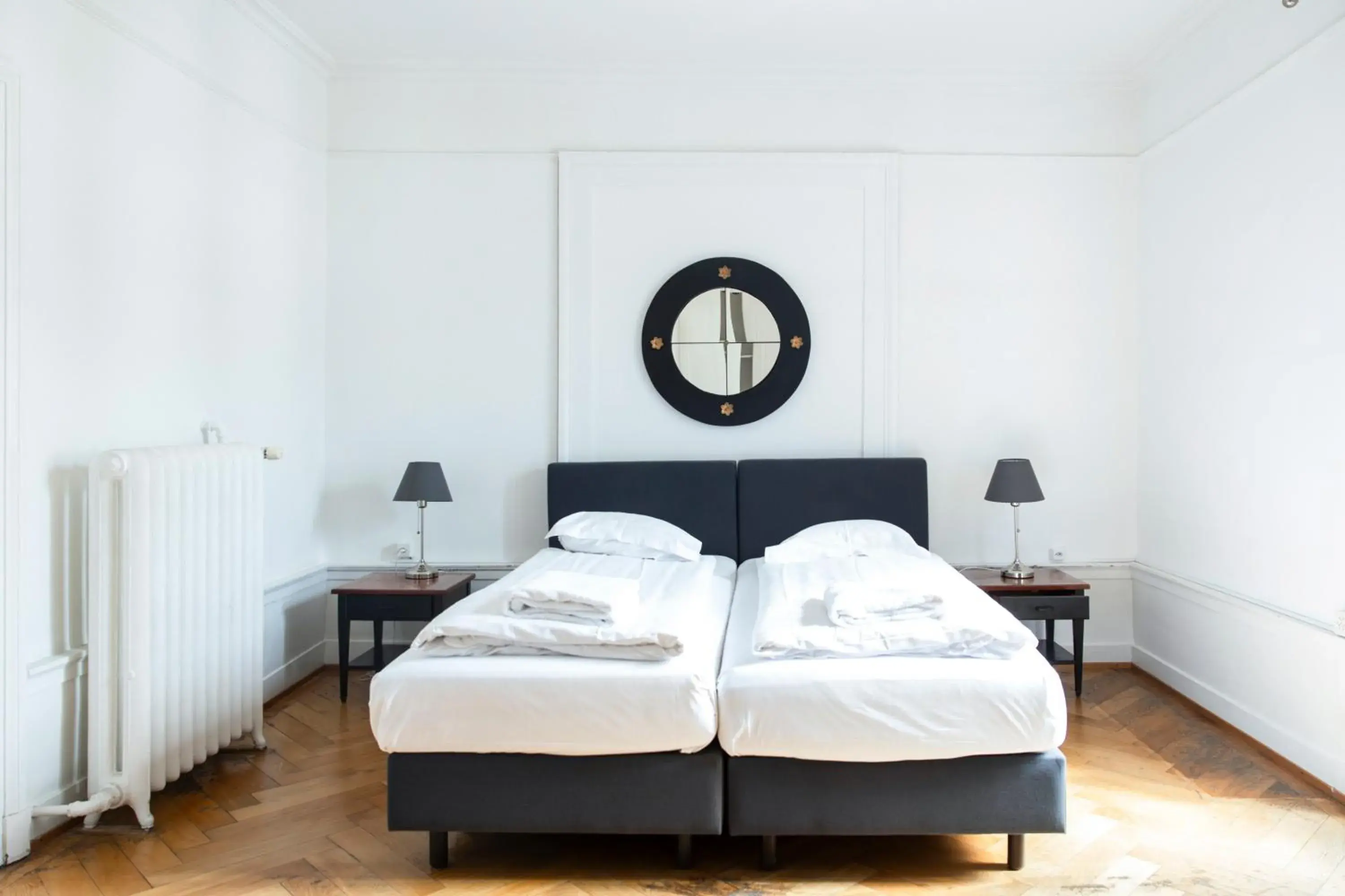 Standard Double Room with Shared Bathroom in Vevey Hotel & Guesthouse Standard Double Room with Shared Bathroom in Vevey Hotel & Guesthouse