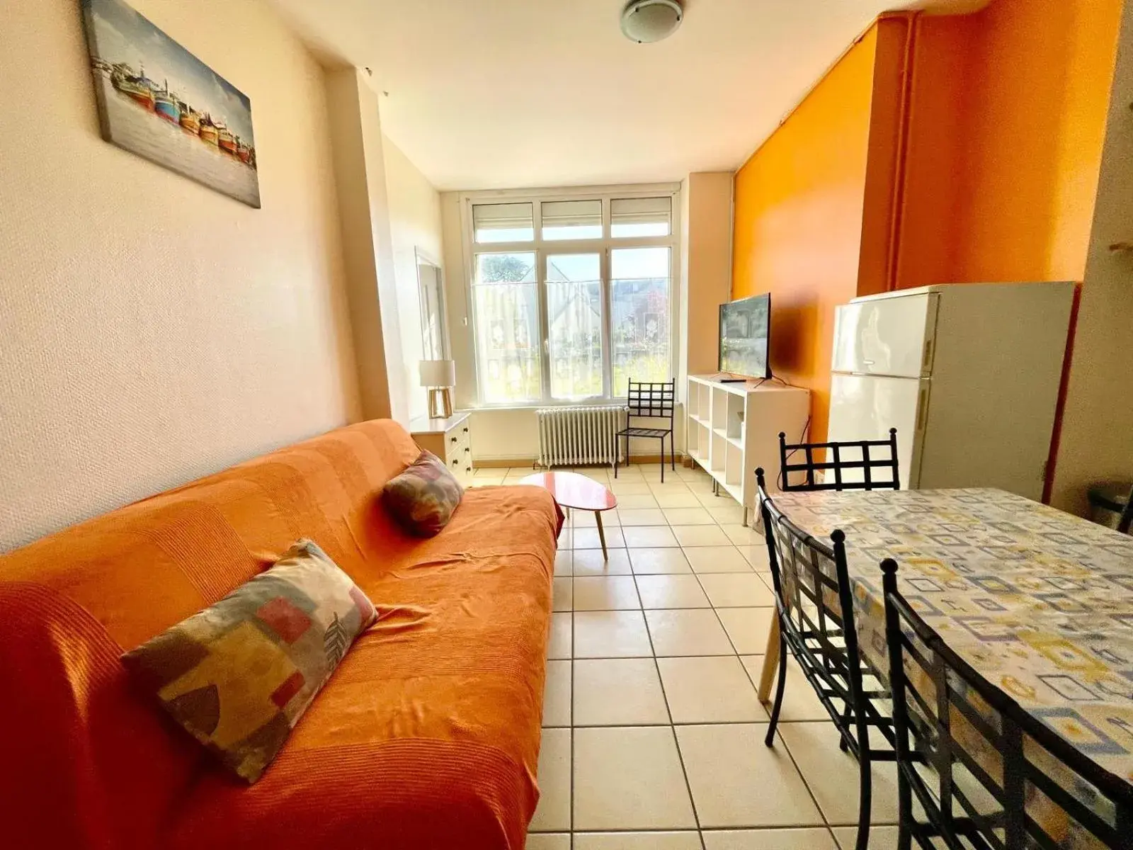 Two-Bedroom Apartment in Résidence Des Bains Two-Bedroom Apartment in Résidence Des Bains
