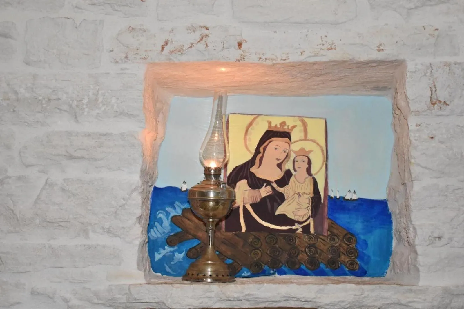 Decorative detail in Trulli Occhi Di Pietra