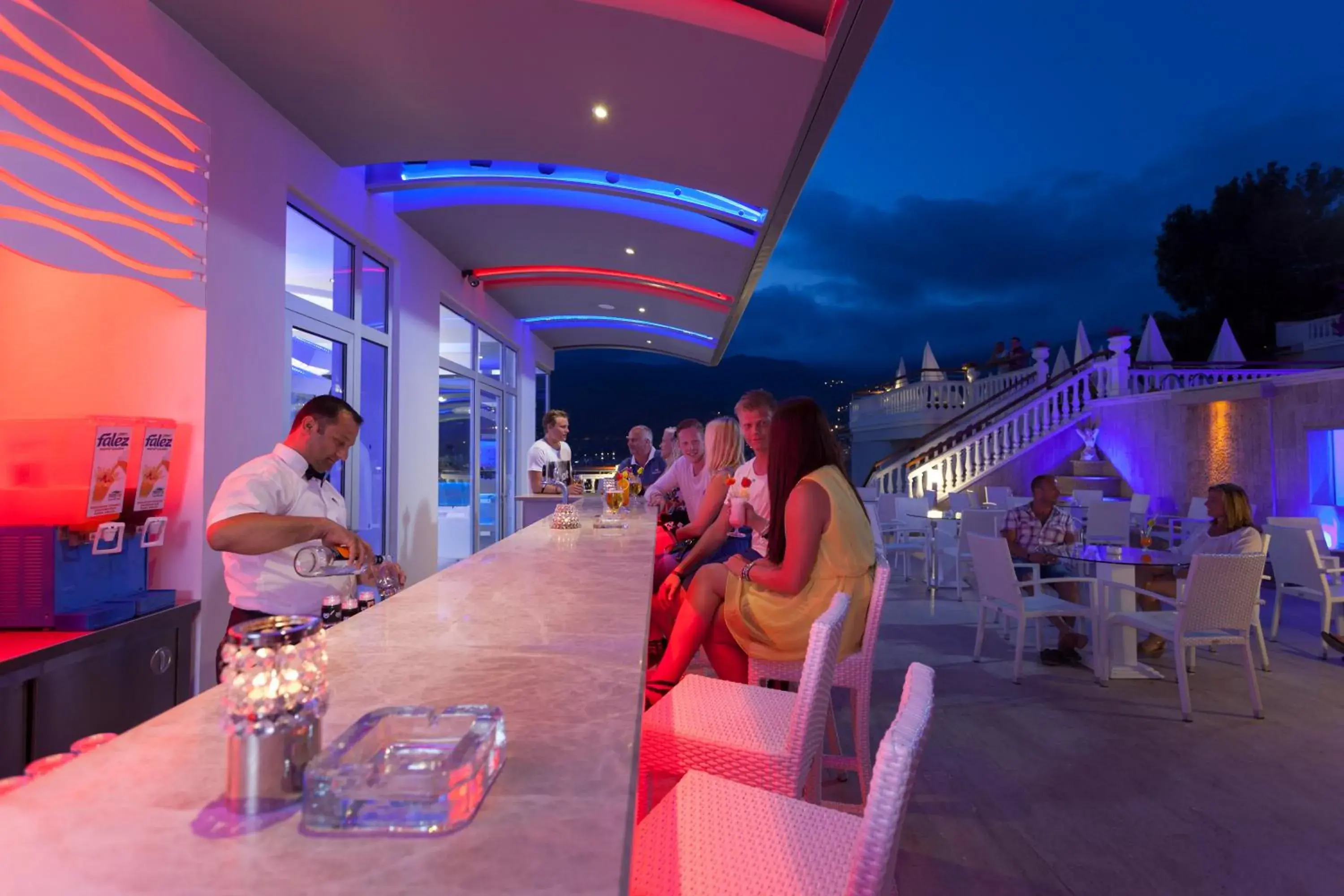 Lounge or bar in Sunny Hill Alya Hotel