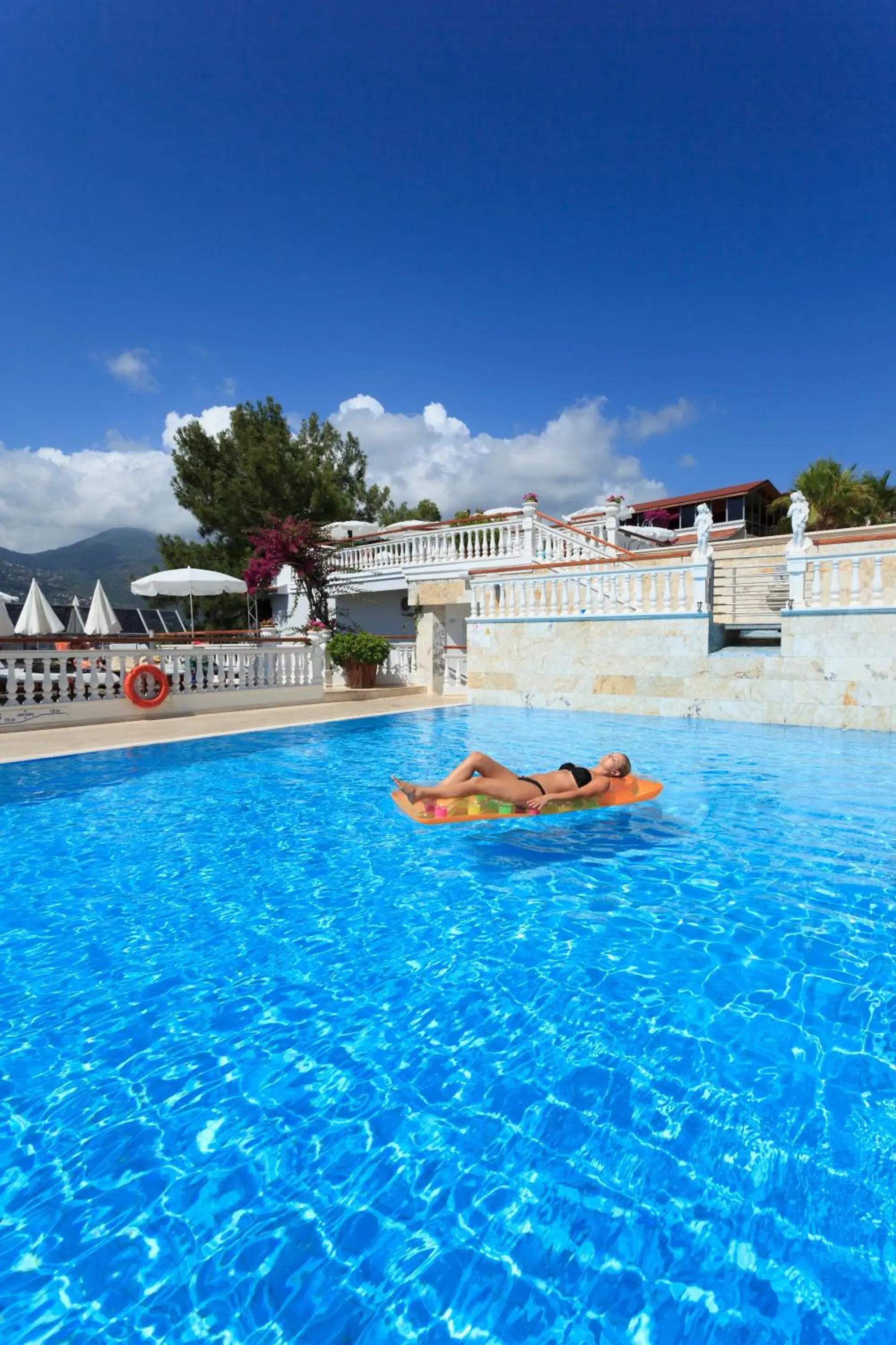 Swimming Pool in Sunny Hill Alya Hotel