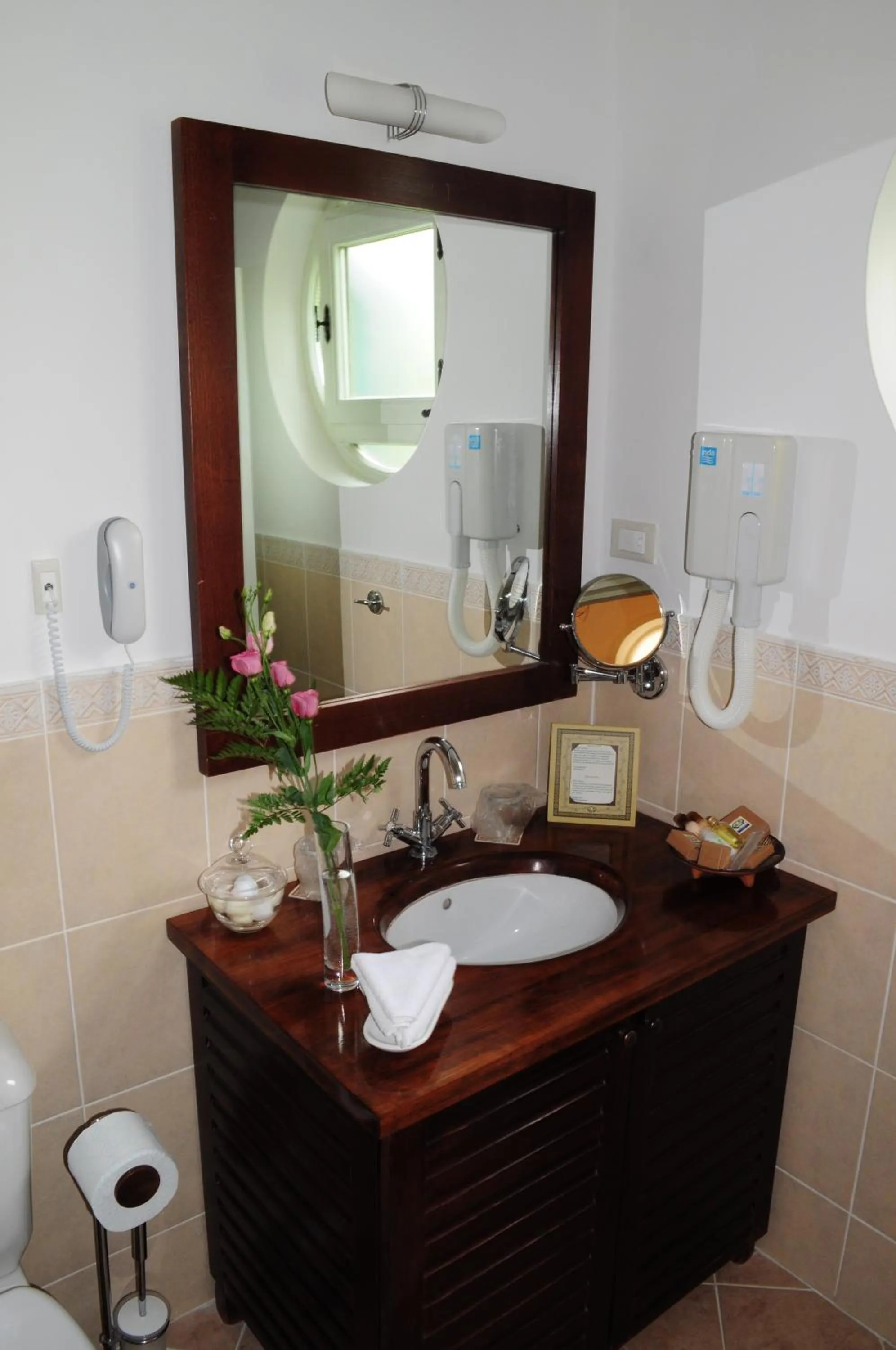 Toilet in Delta Resort Treetop by Eight Continents