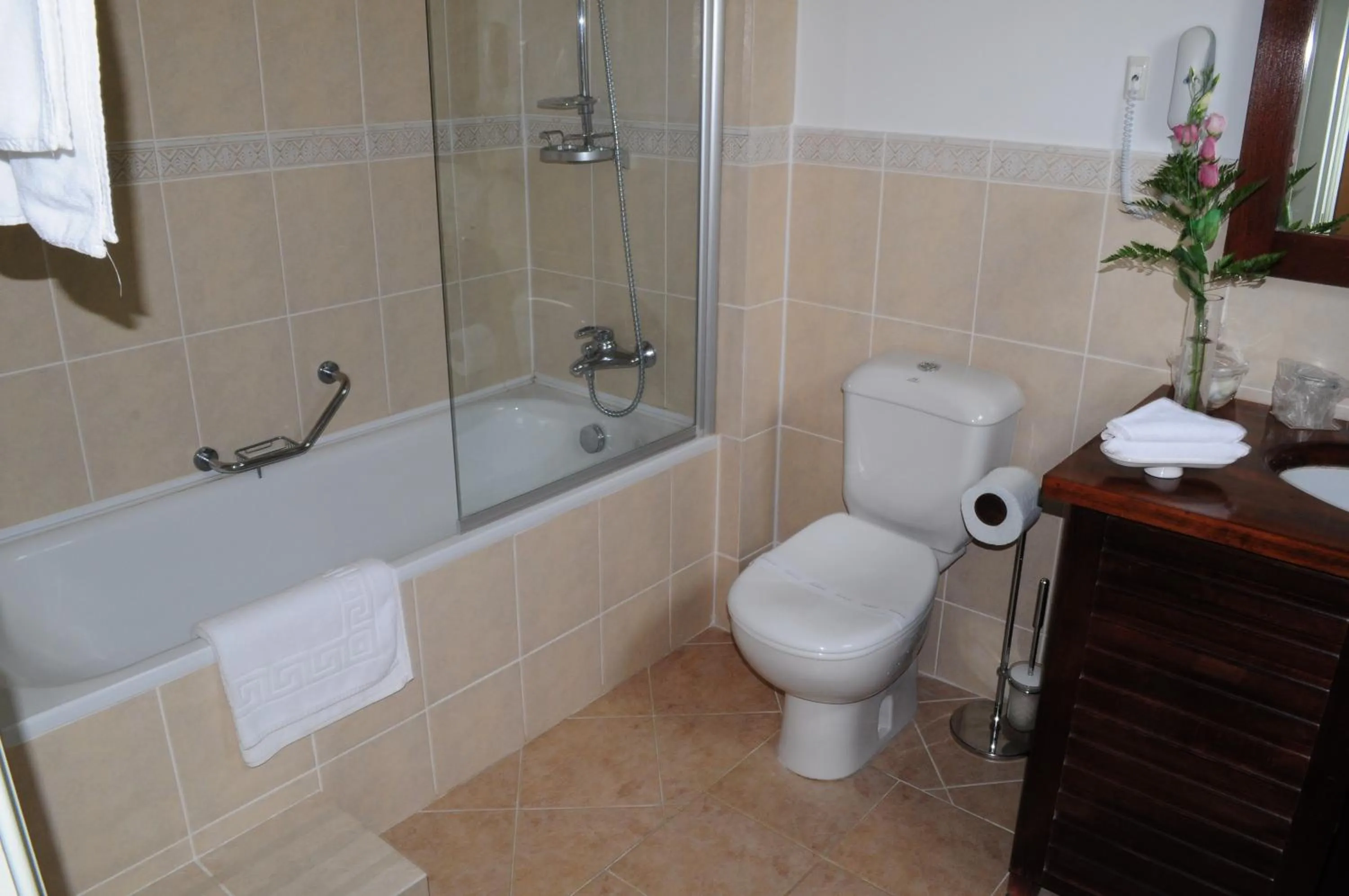 Shower in Delta Resort Treetop by Eight Continents