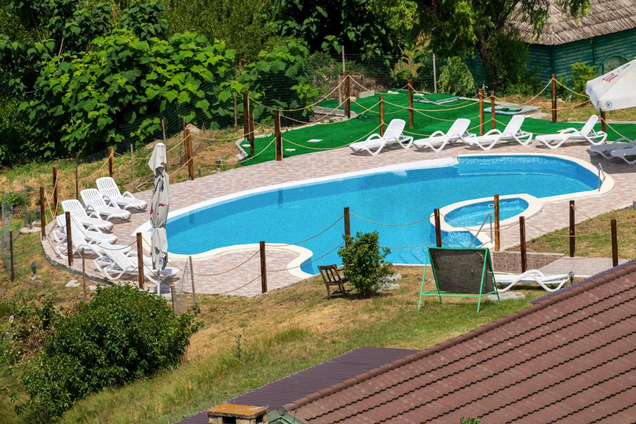 Swimming pool in Delta Resort Treetop by Eight Continents