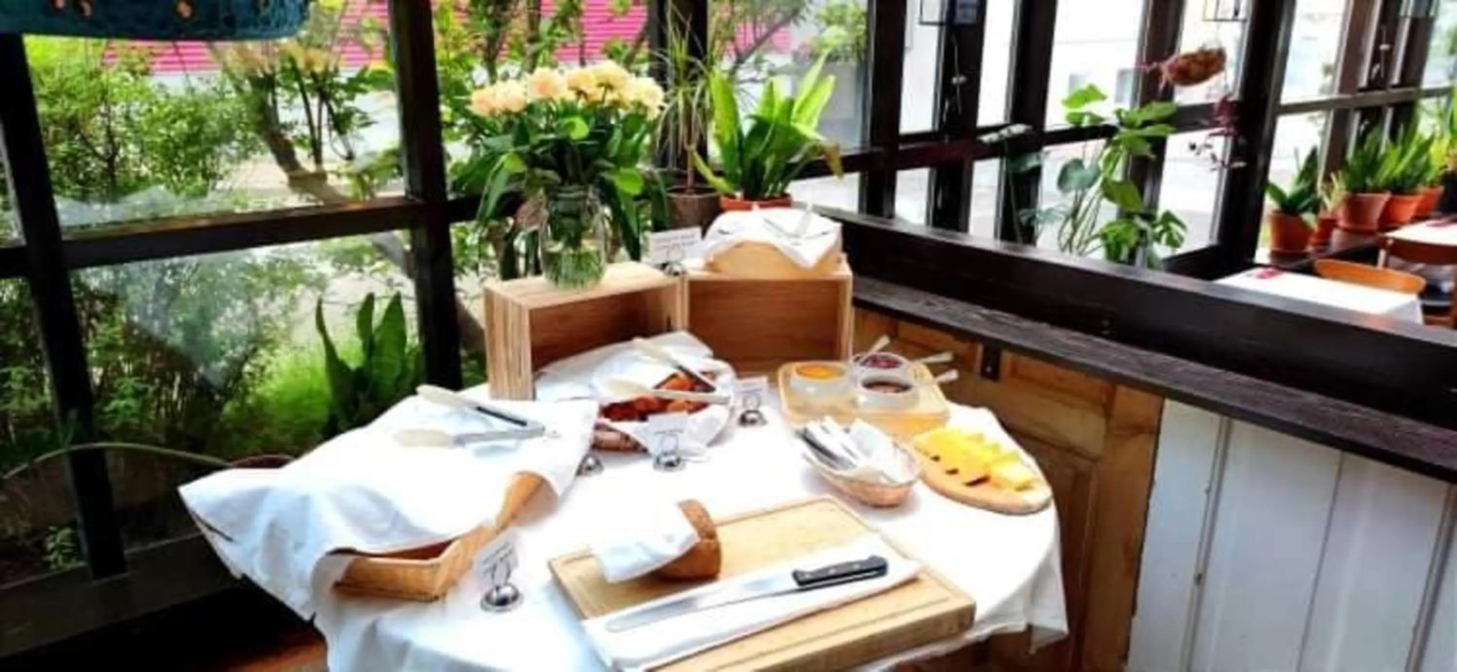 Breakfast in Ódinsvé Hotel Apartments